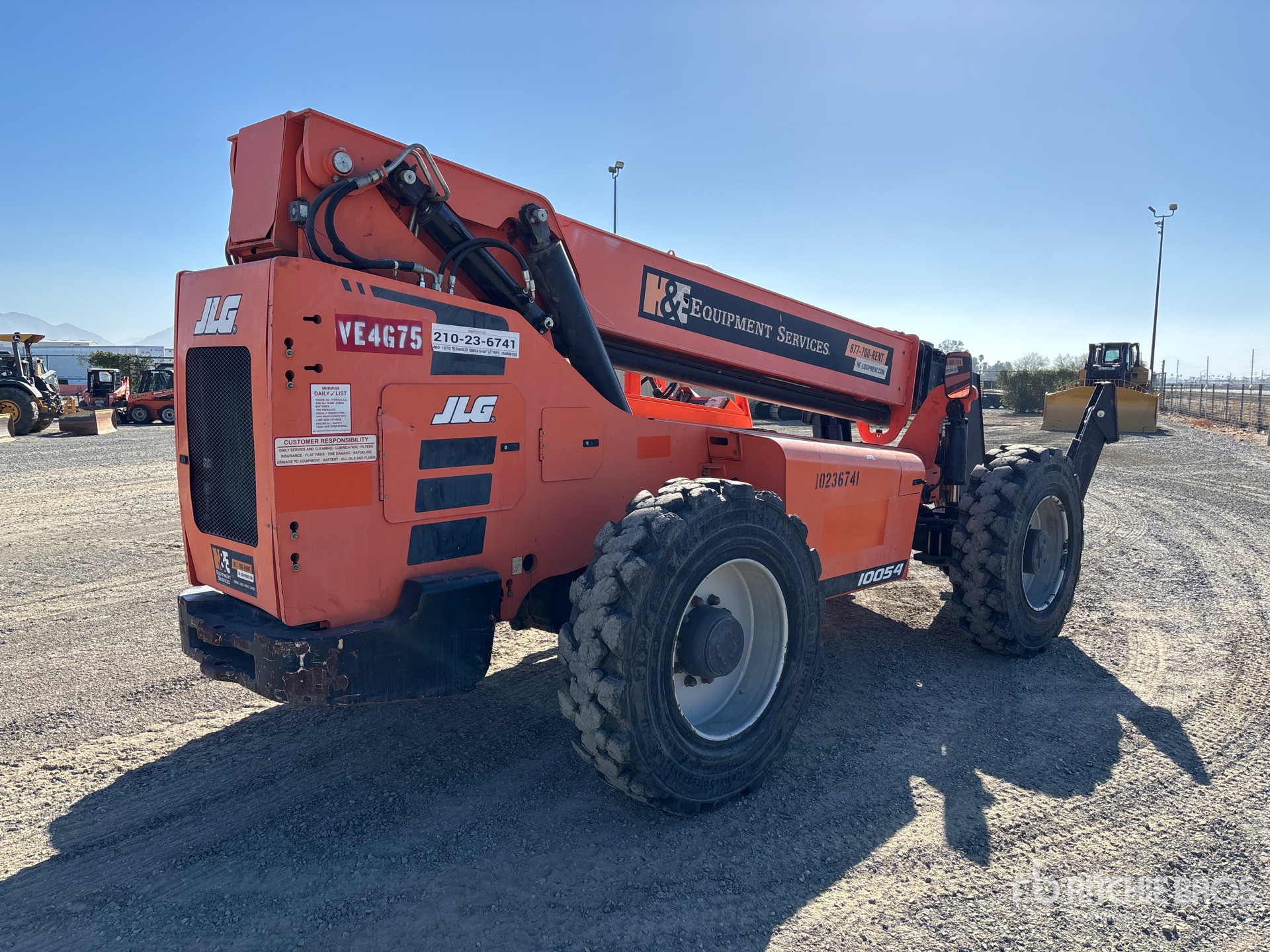 General Appearance with Picture, Right Rear Corner