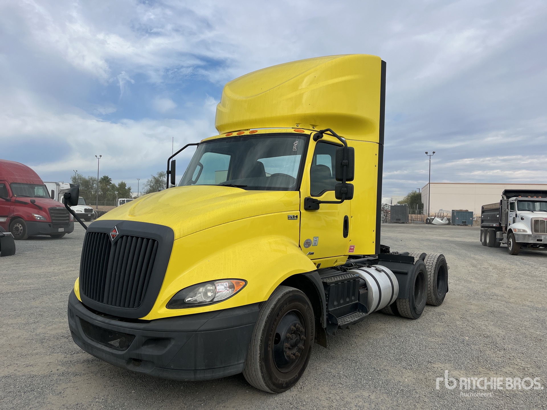 General Appearance with Image, coin avant gauche