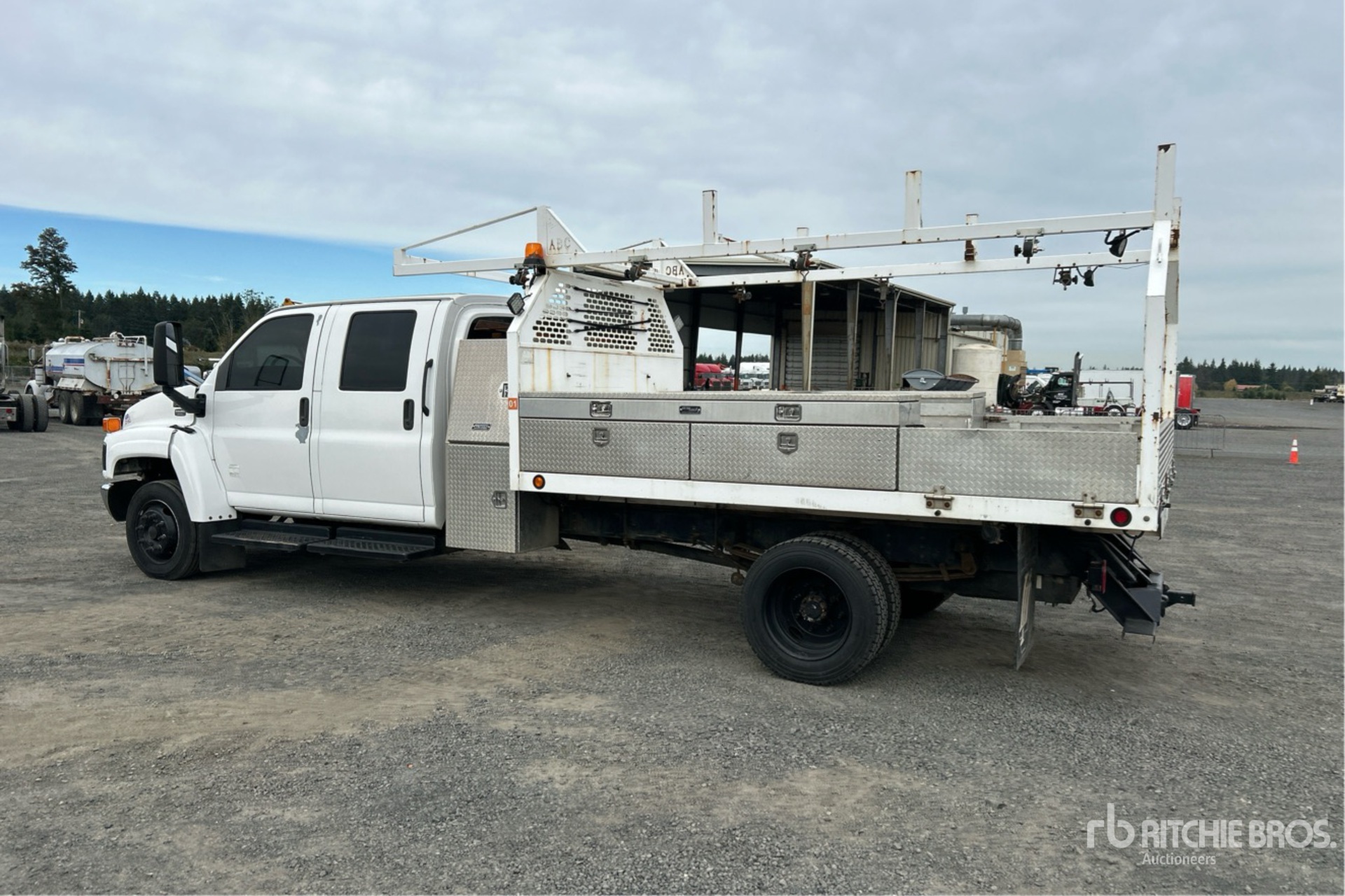 General Appearance with Picture, Left Rear Corner