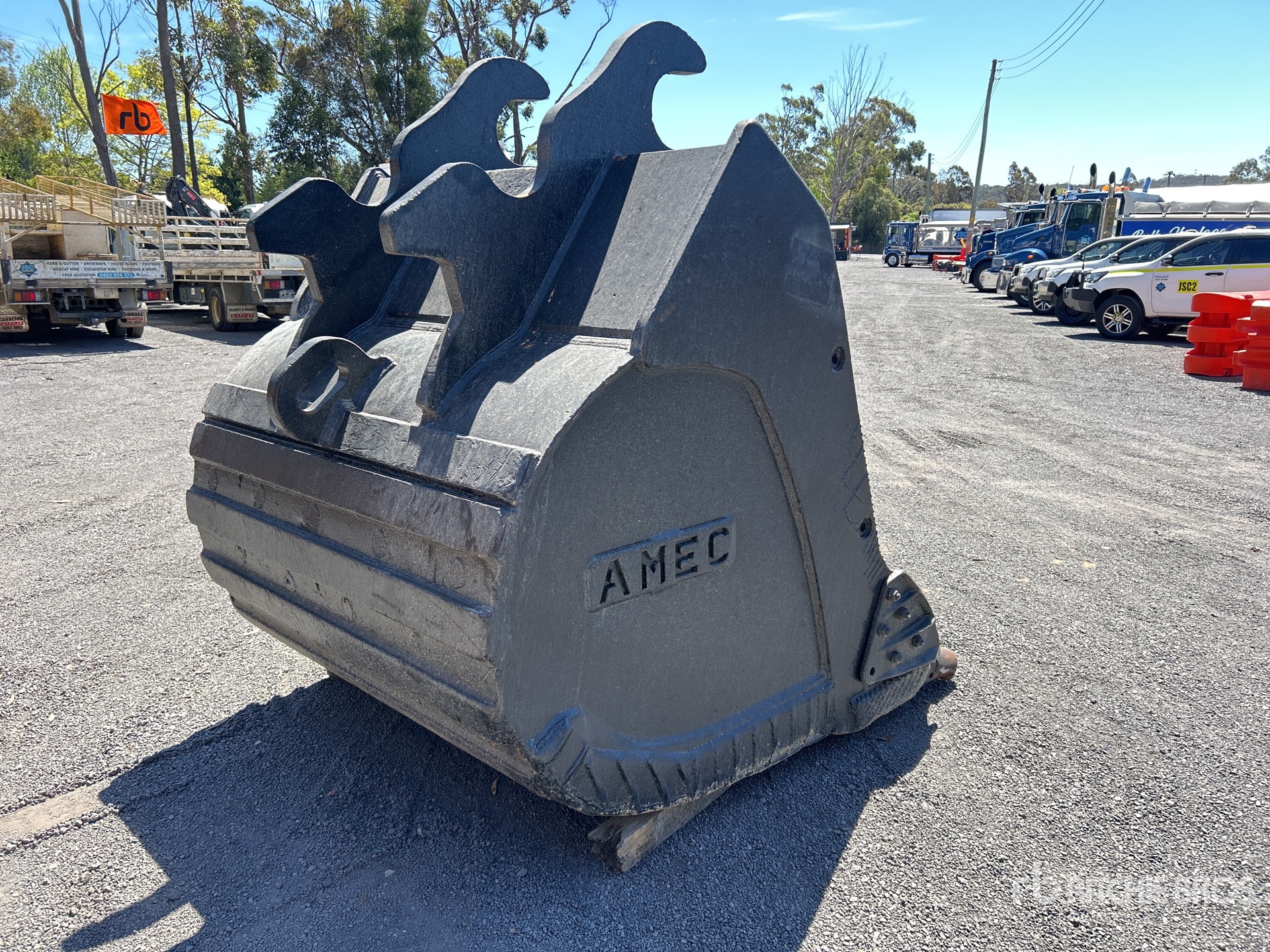 General Appearance with Picture, Right Rear Corner
