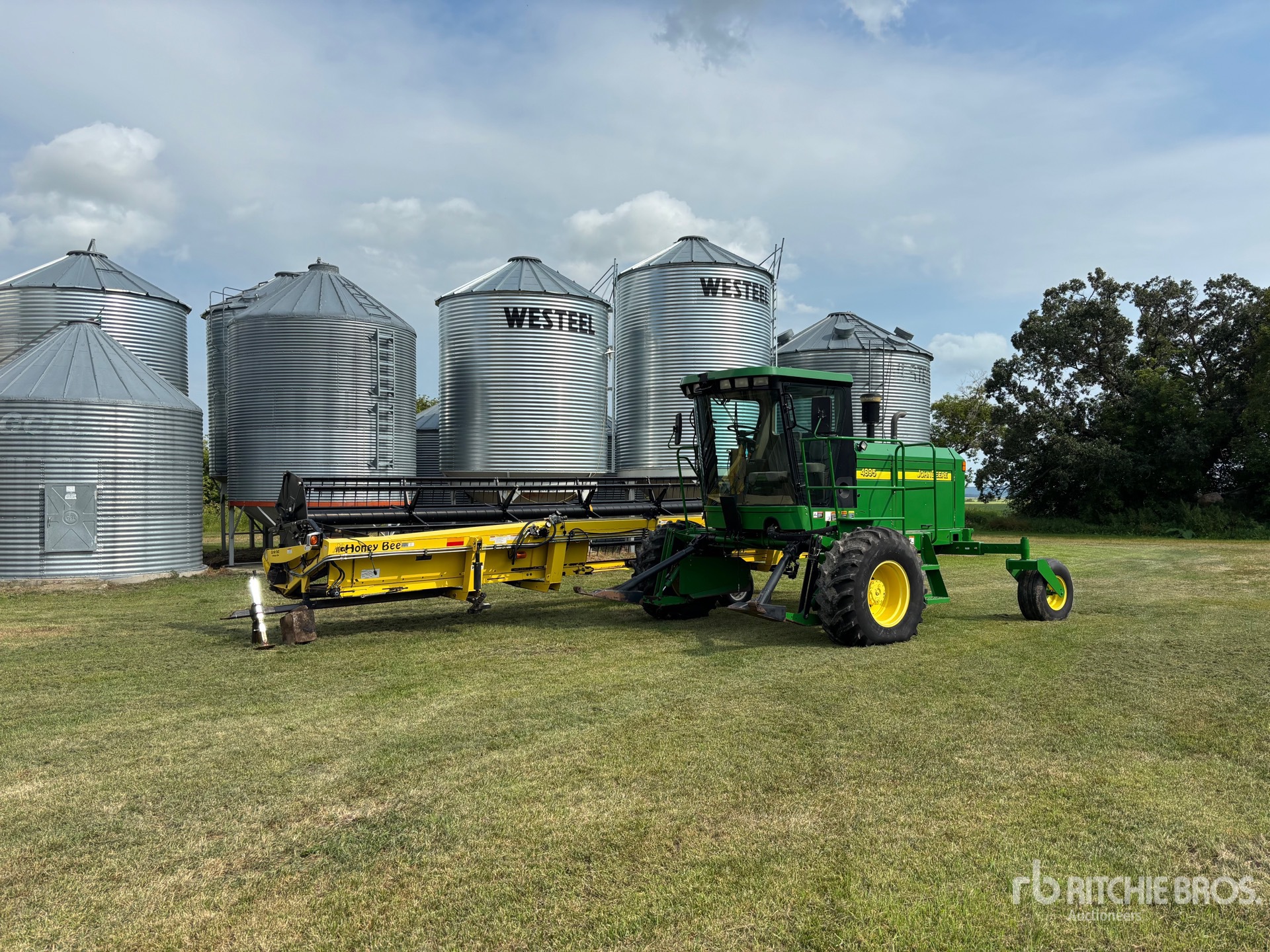 2004 John Deere 4895