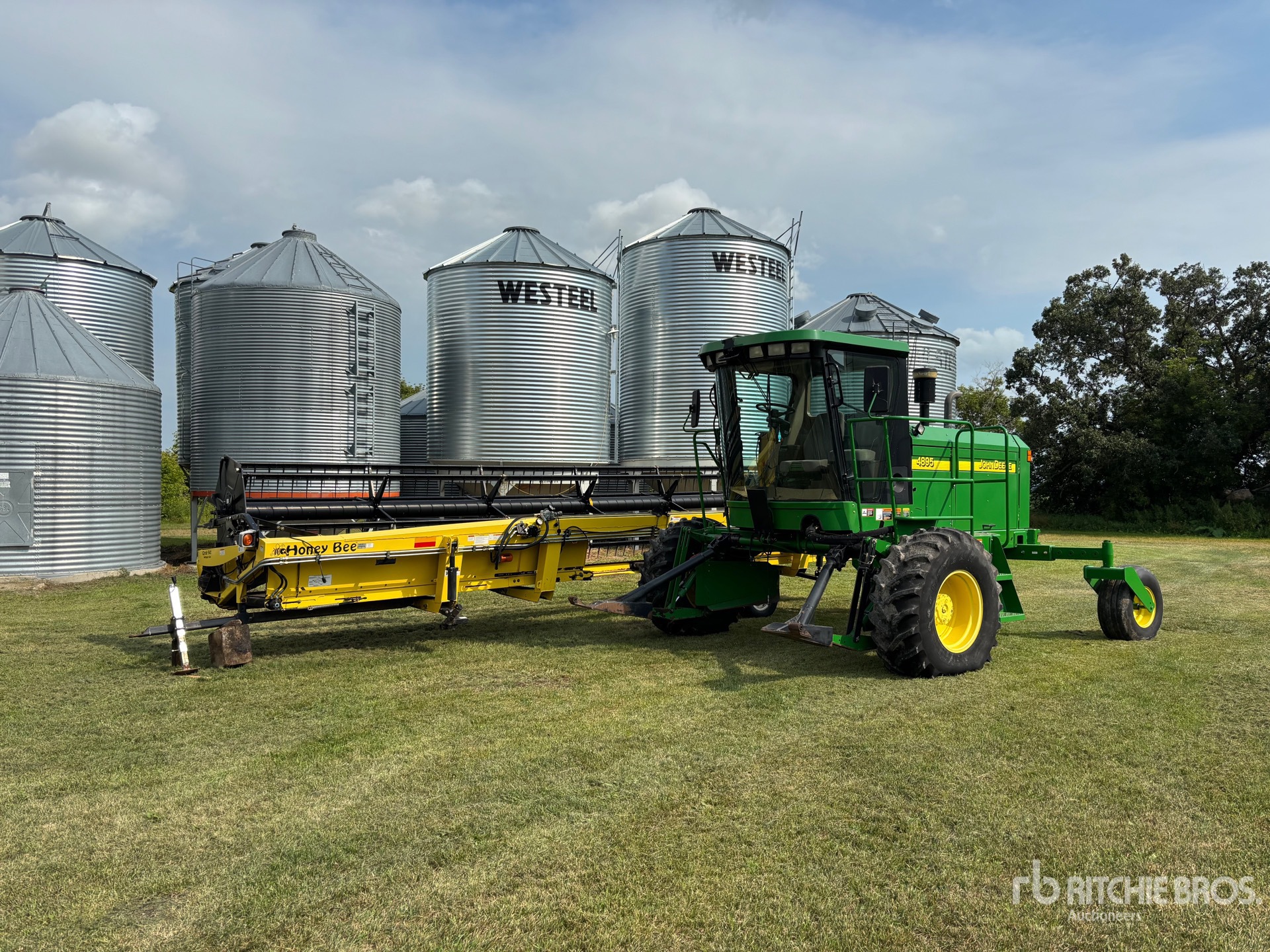 2004 John Deere 4895