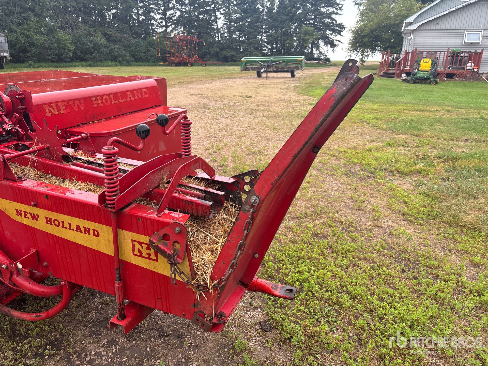 New Holland 269