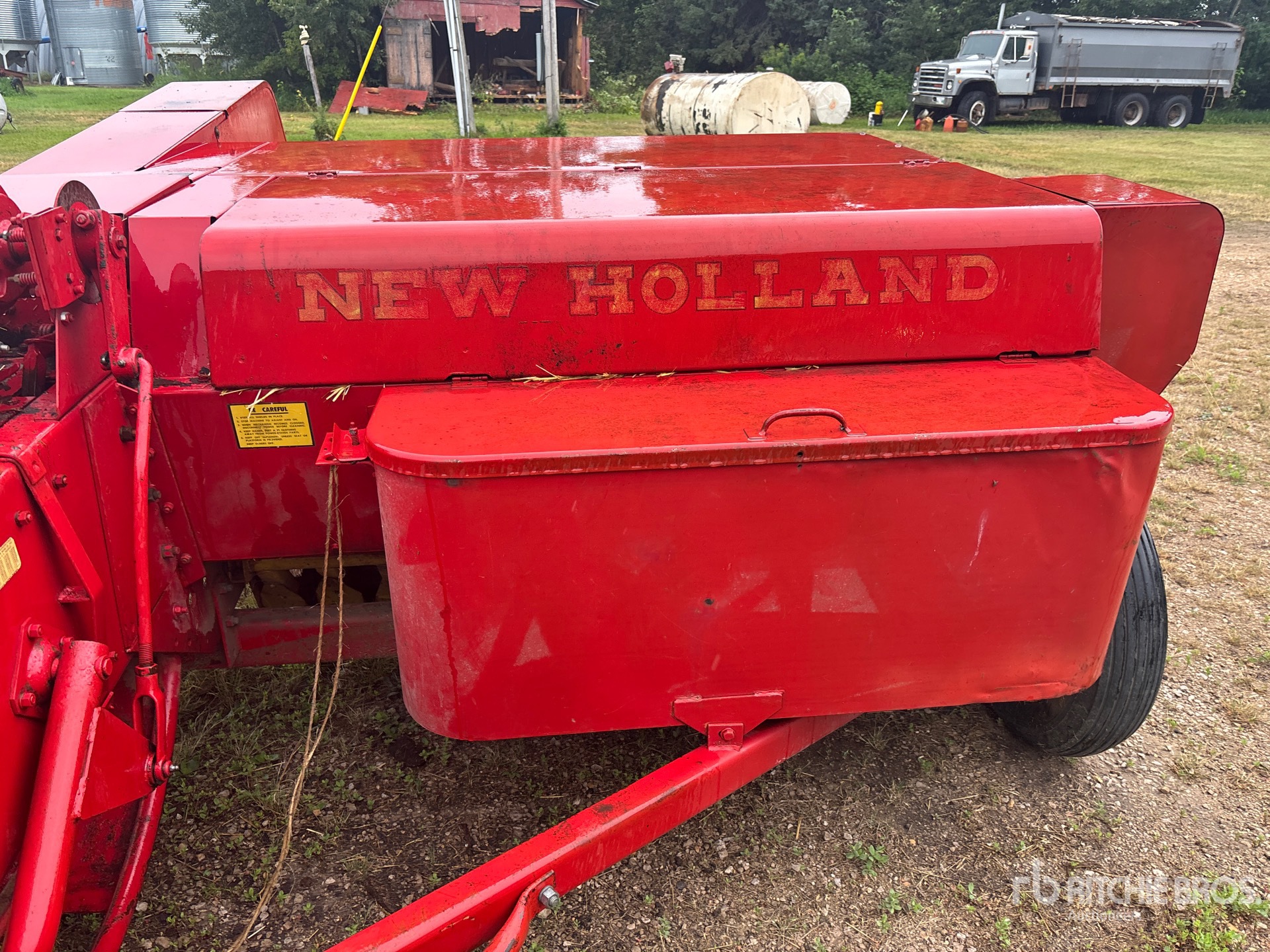 New Holland 269