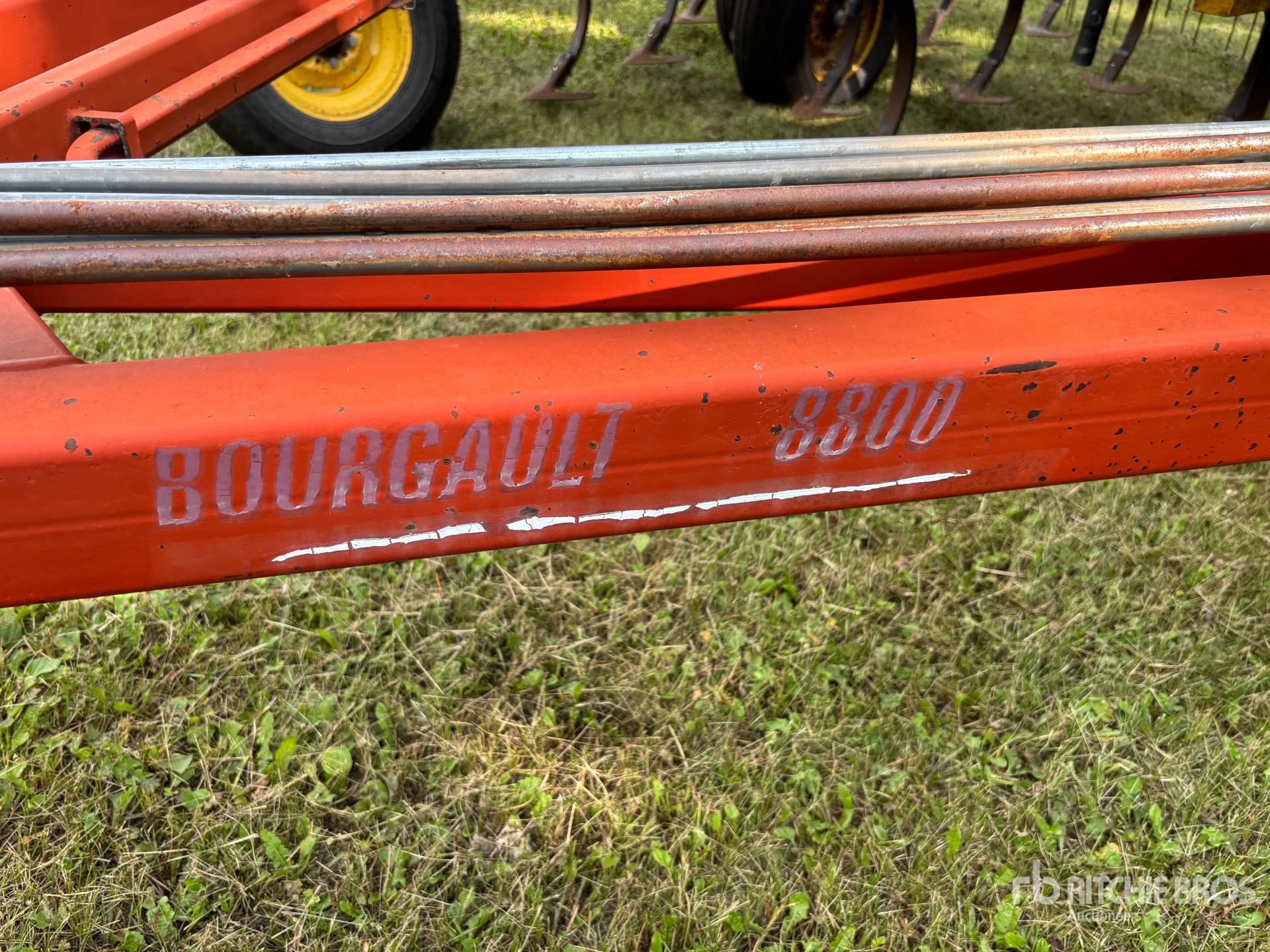 Bourgault 8800
