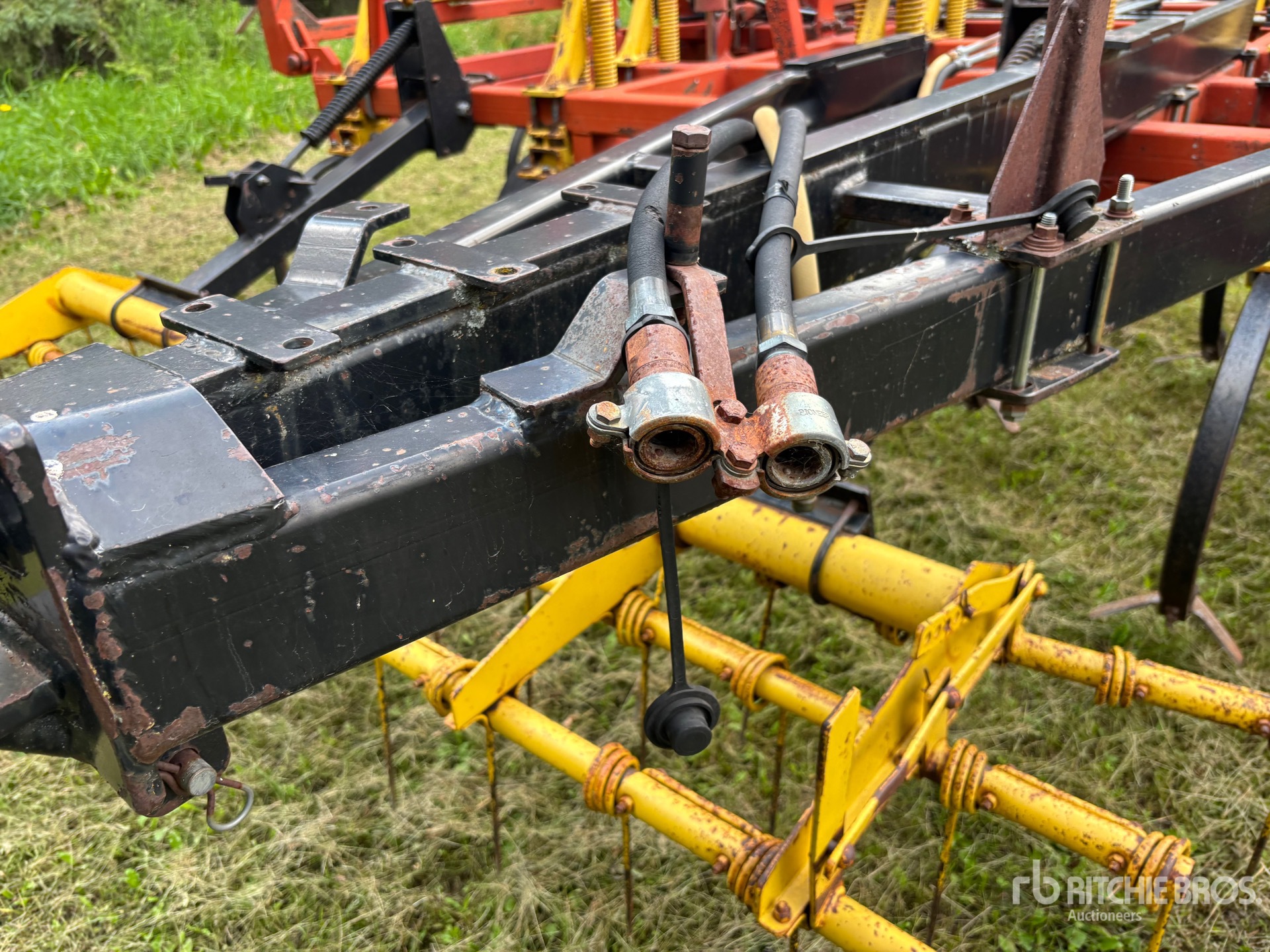 Bourgault 8800
