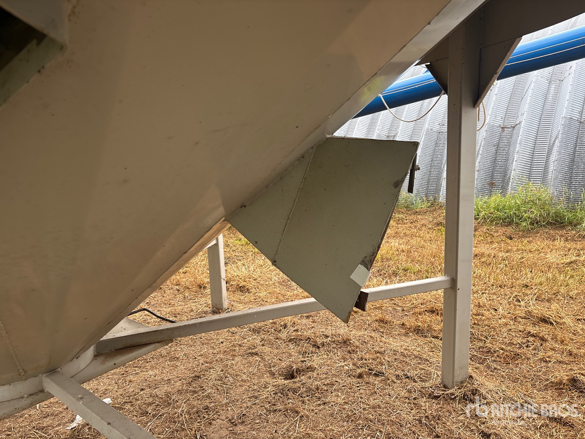 Westeel +/- 2400 bu 4 Ring Hopper