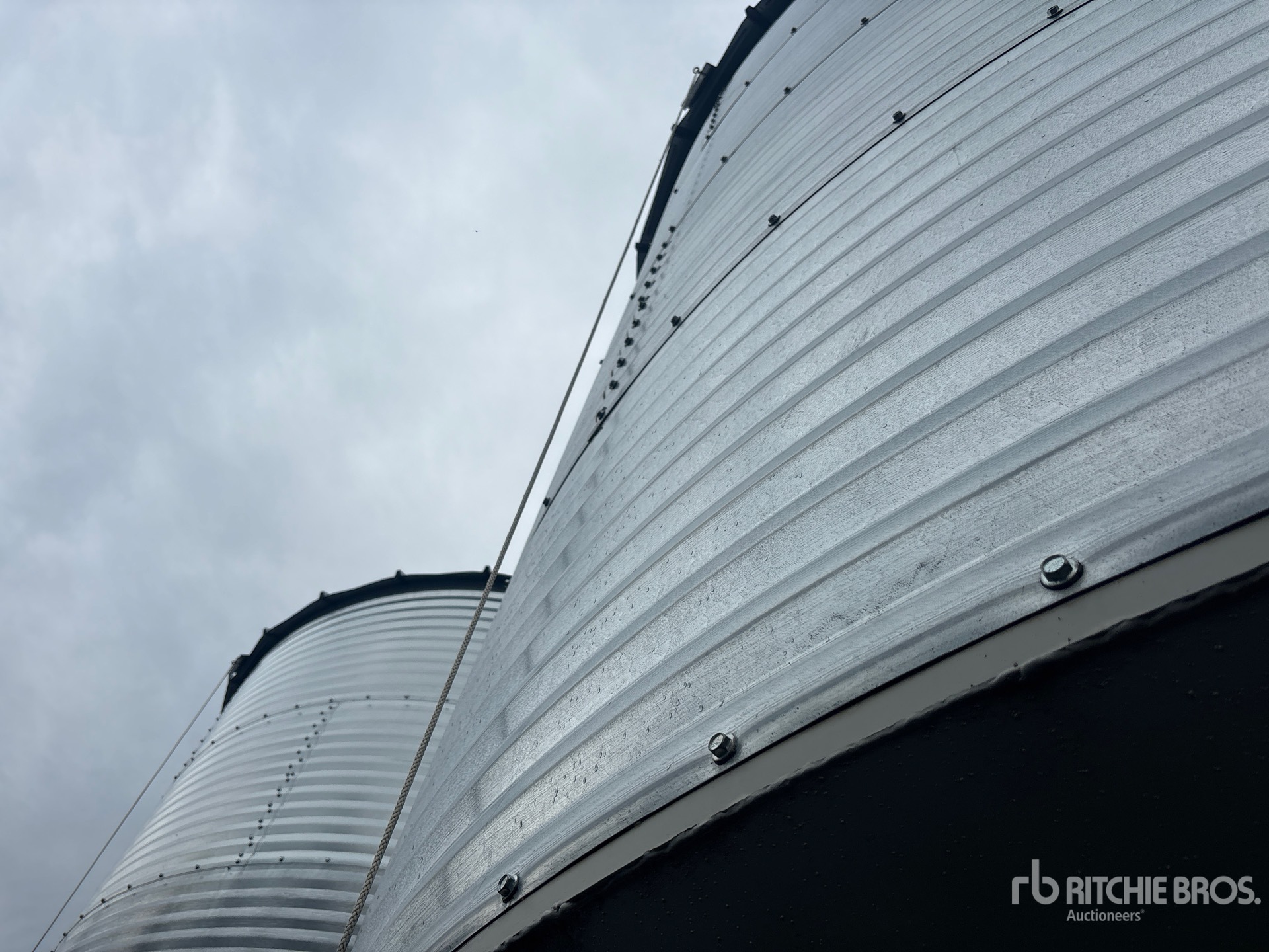 Westeel +/- 2400 bu 4 Ring Hopper