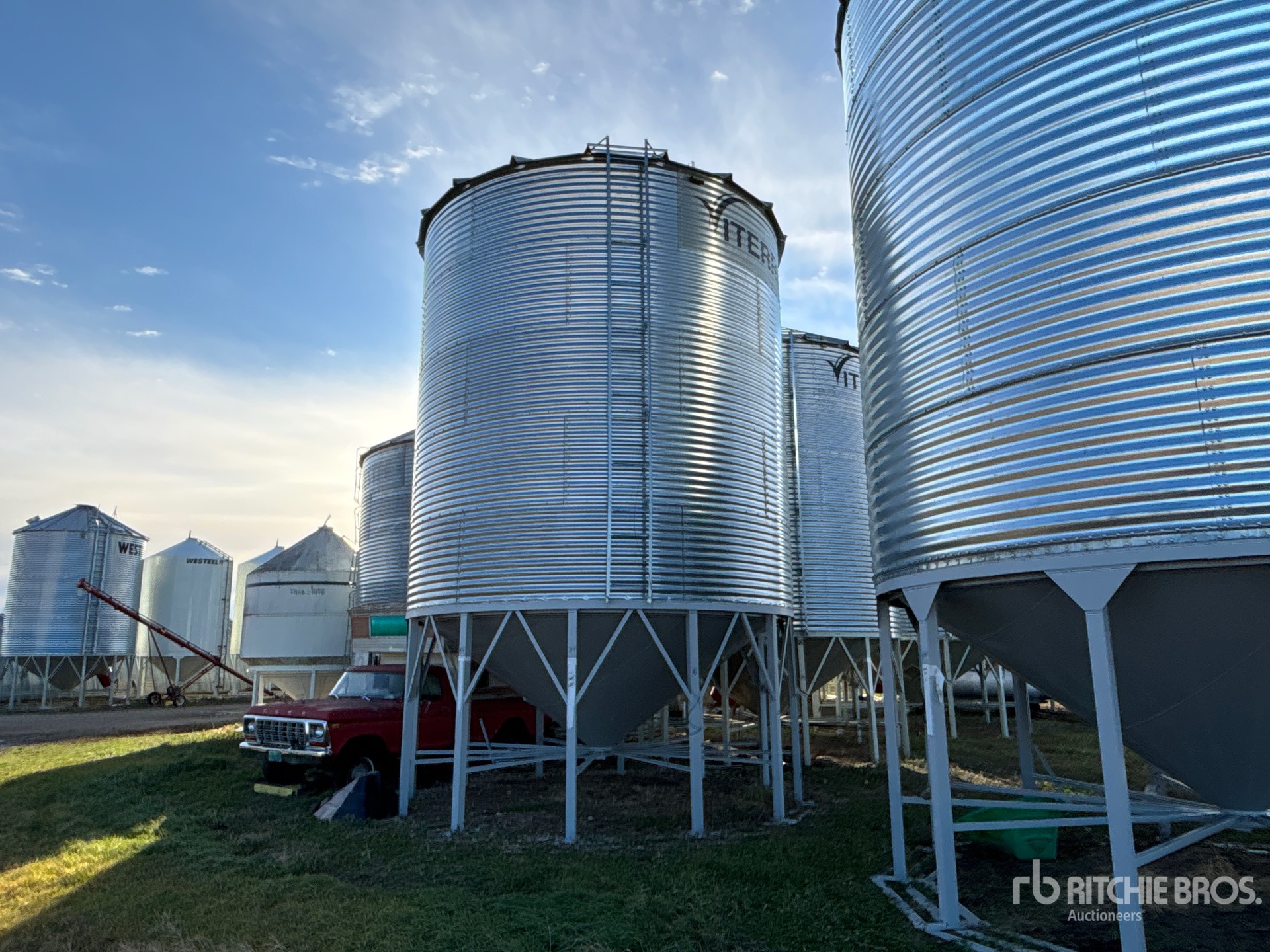 General Appearance with Image, coin avant gauche