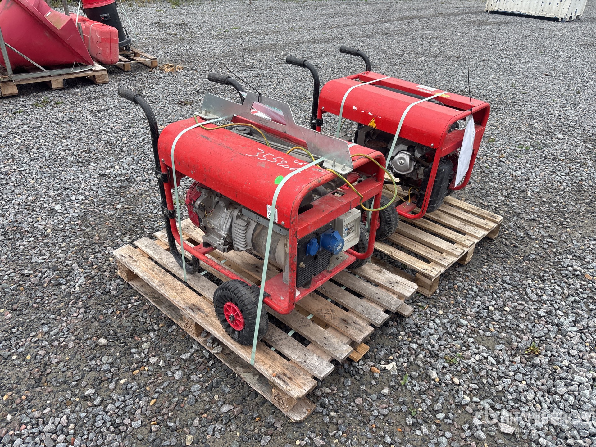 General Appearance with Picture, Right Rear Corner