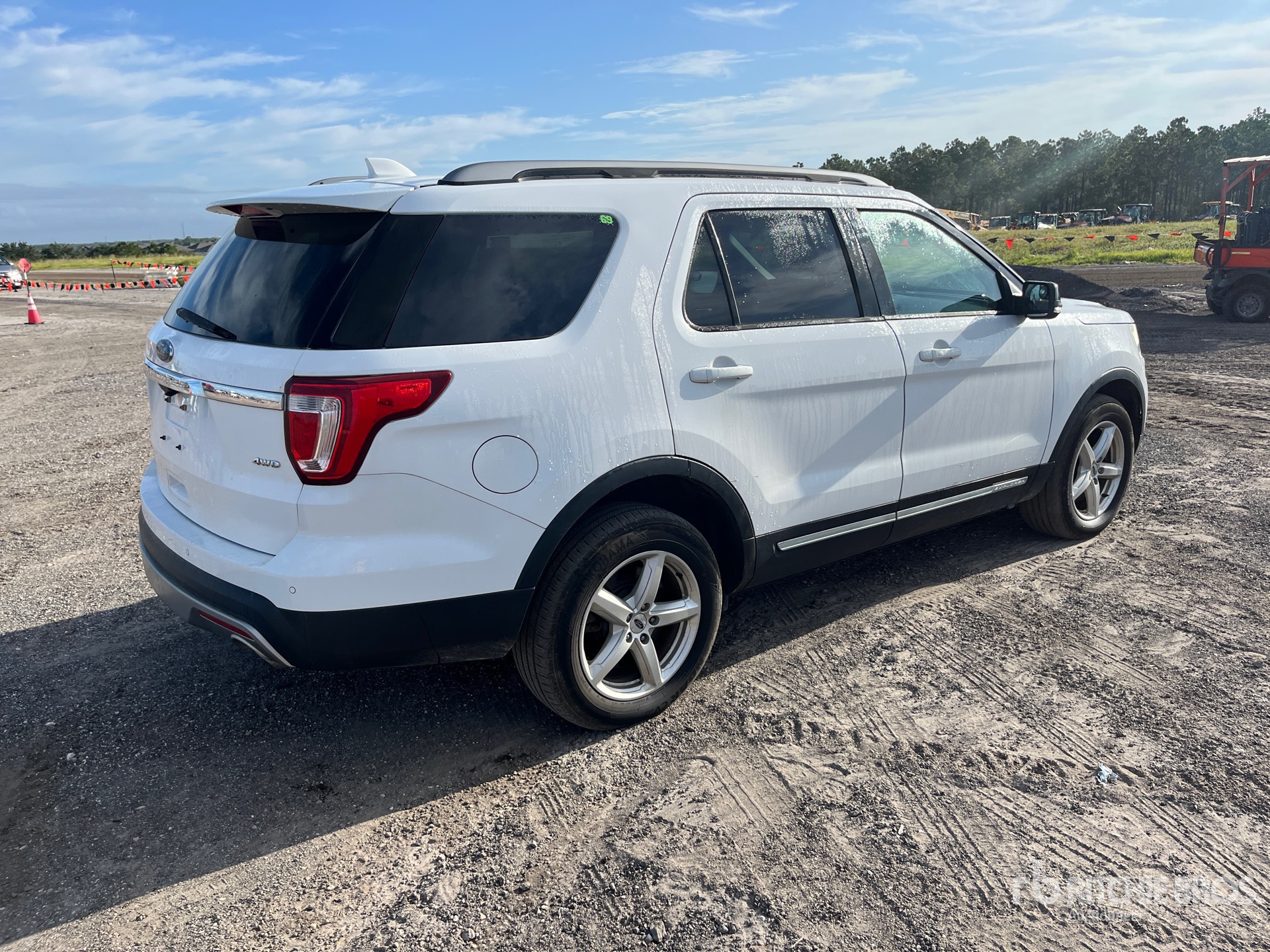 General Appearance with Picture, Right Rear Corner