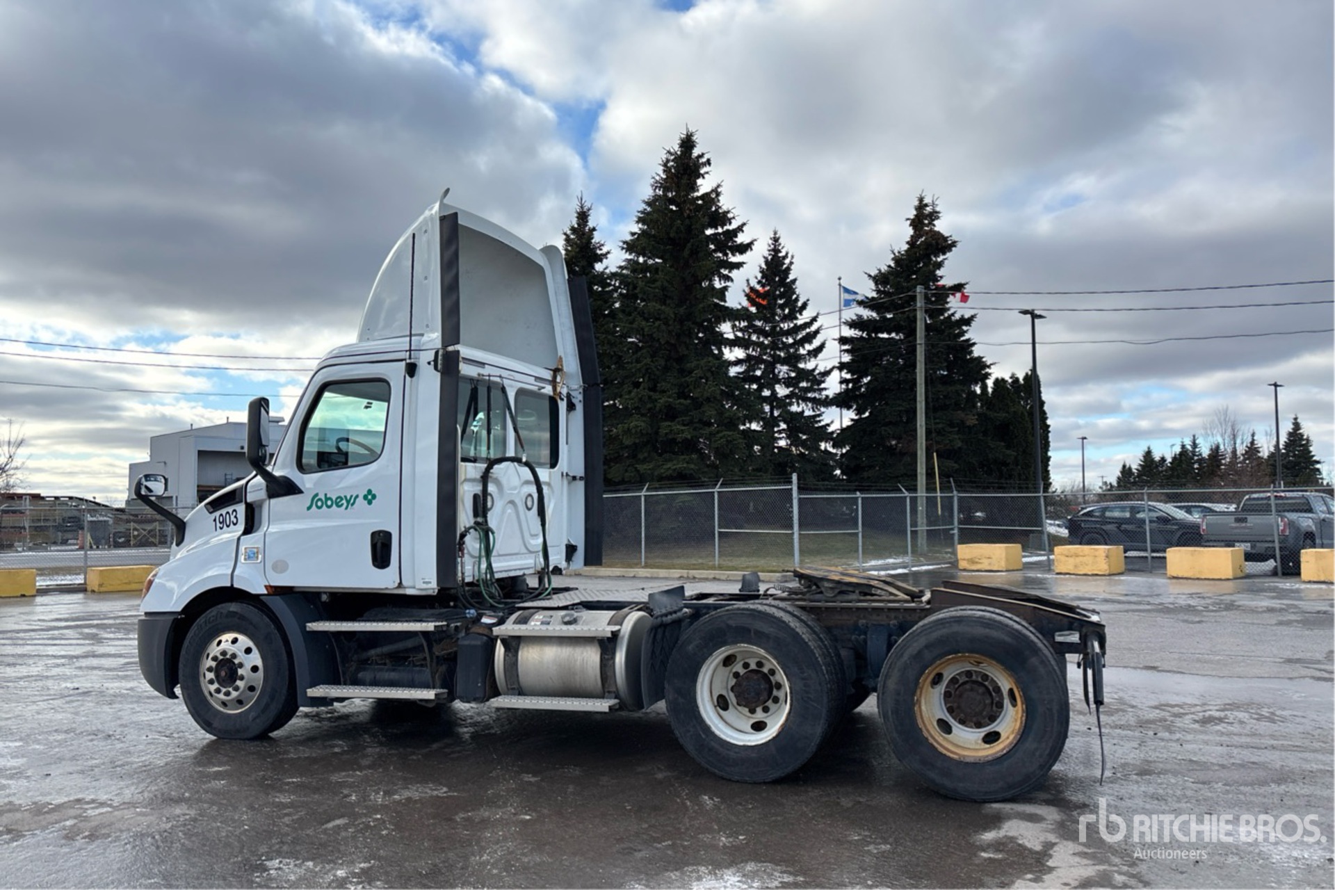 General Appearance with Imagen: esquina trasera izquierda