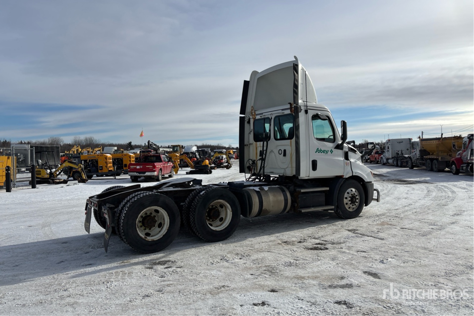 Aspect général with Image, coin arrière droit