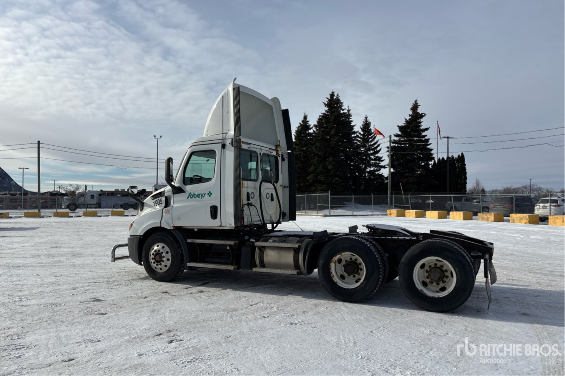 Aspect général with Image, coin arrière gauche