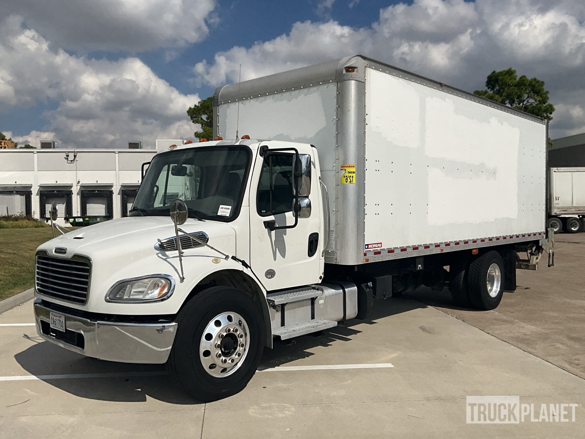 General Appearance with Foto, angolo anteriore sinistro