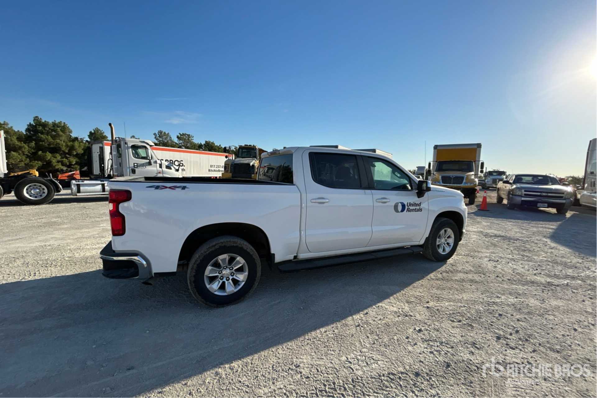 General Appearance with Picture, Right Rear Corner