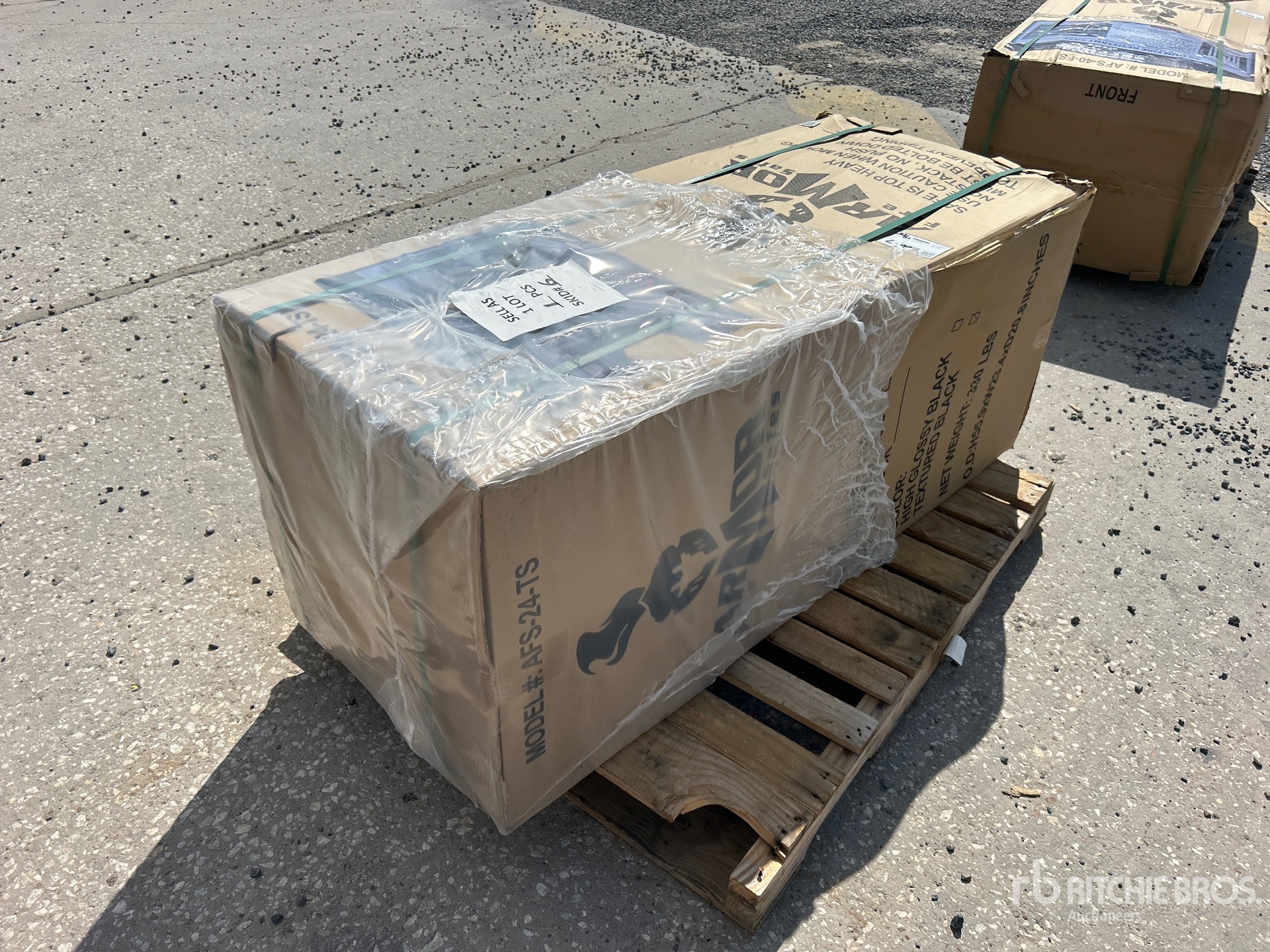 General Appearance with Picture, Right Rear Corner