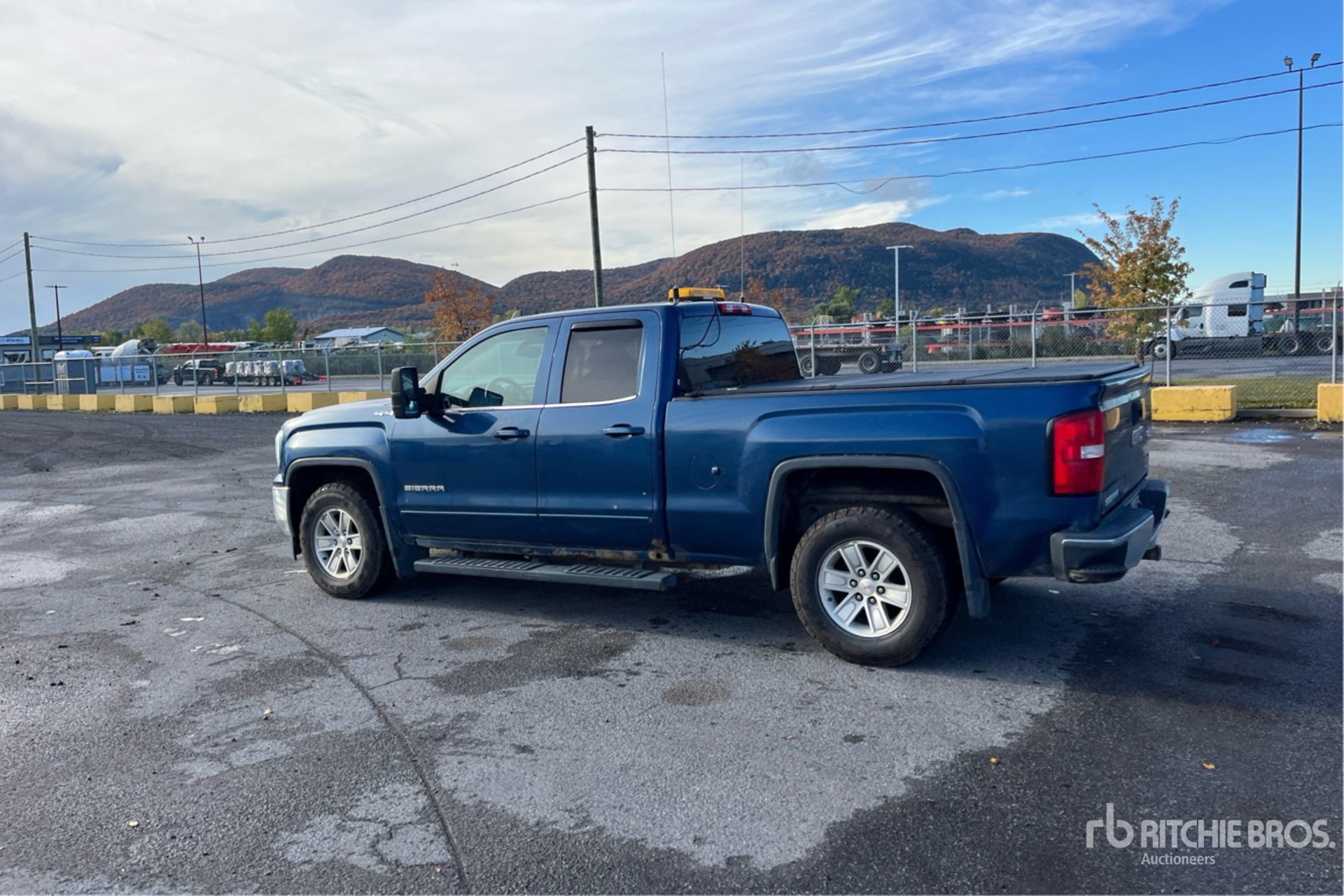General Appearance with Picture, Left Rear Corner