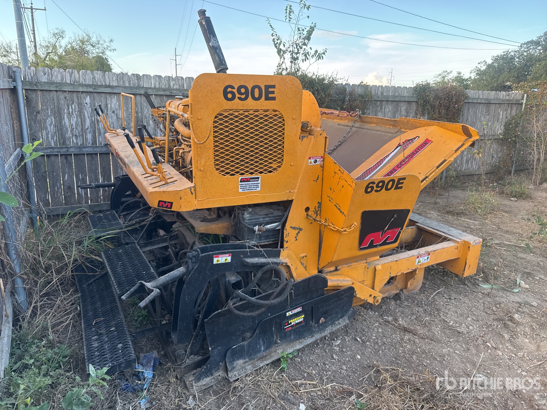 General Appearance with Picture, Right Rear Corner
