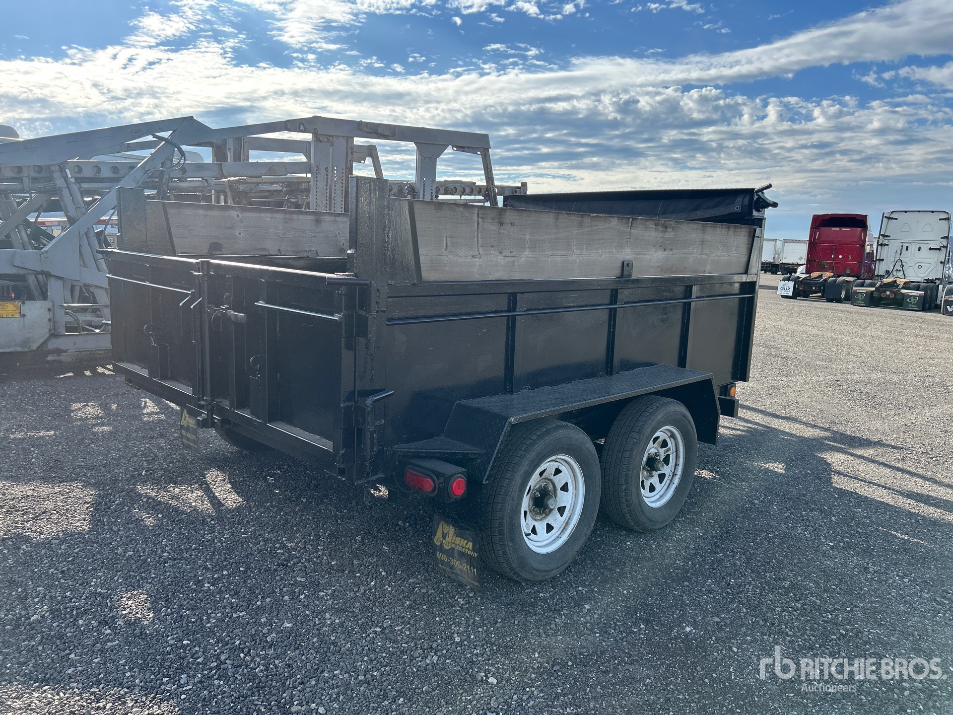 General Appearance with Picture, Right Rear Corner