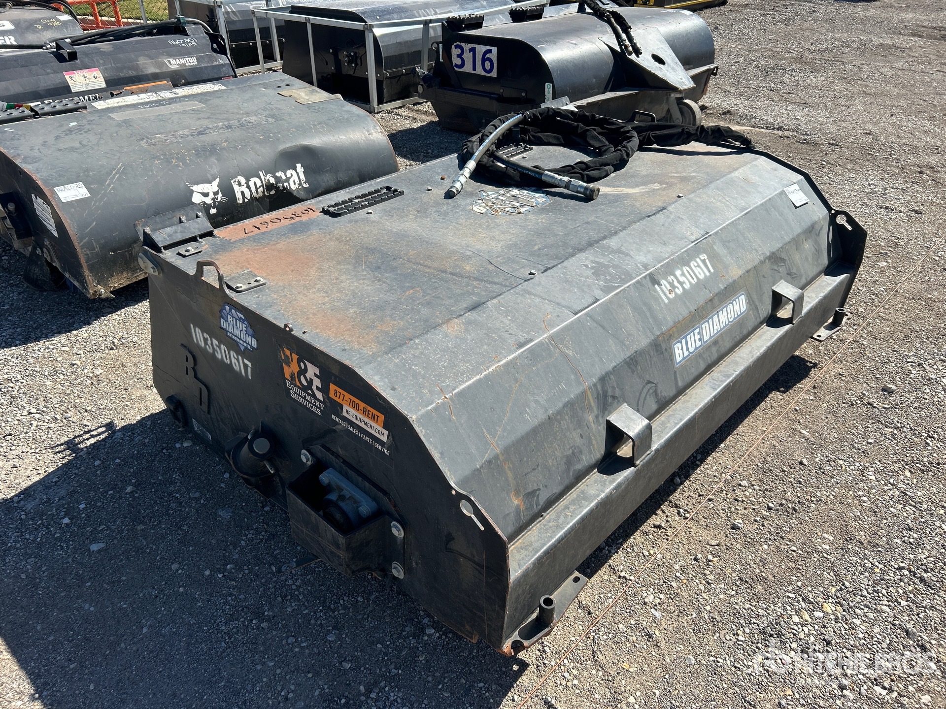 General Appearance with Picture, Right Front Corner