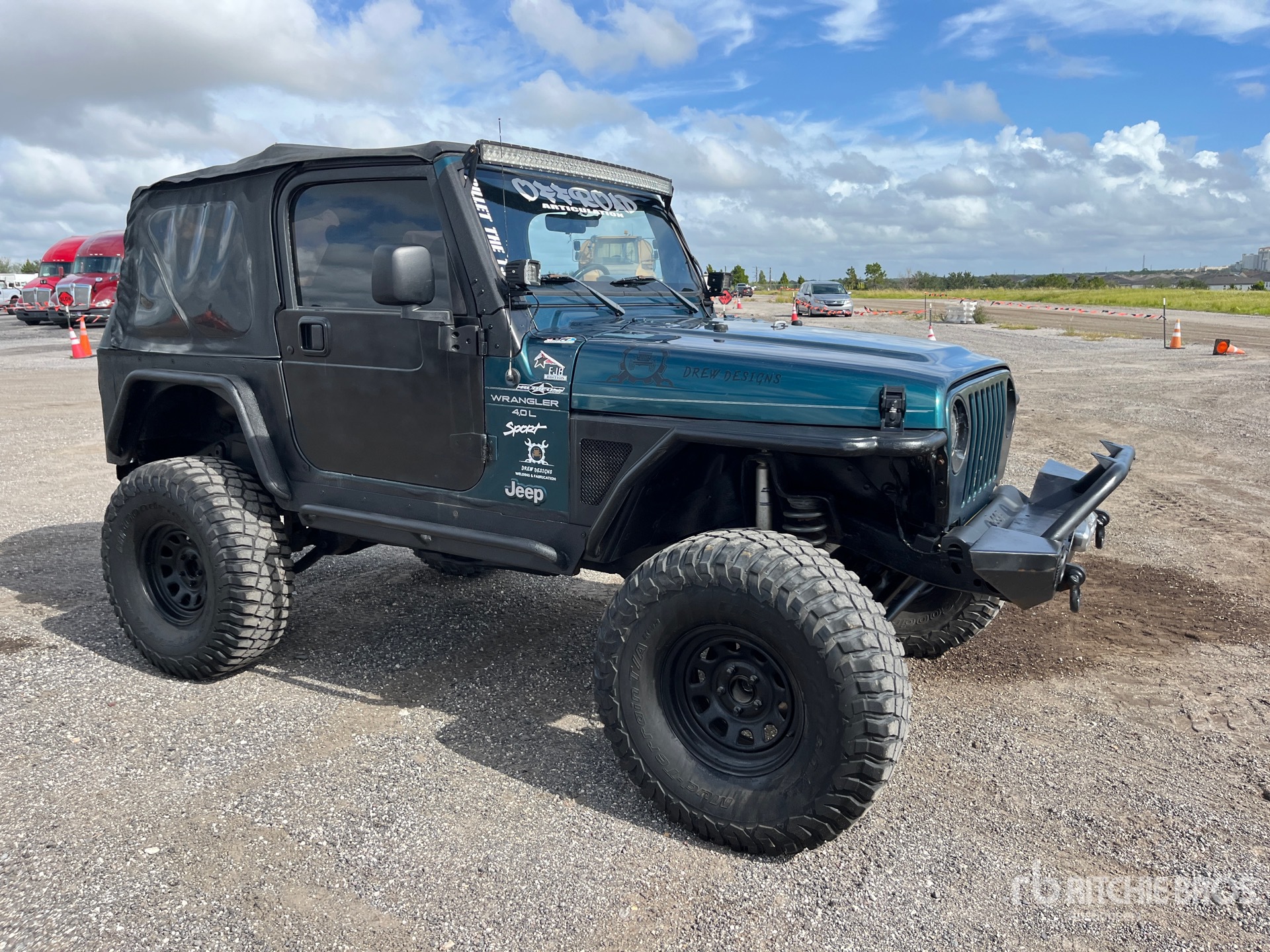 General Appearance with Picture, Right Front Corner