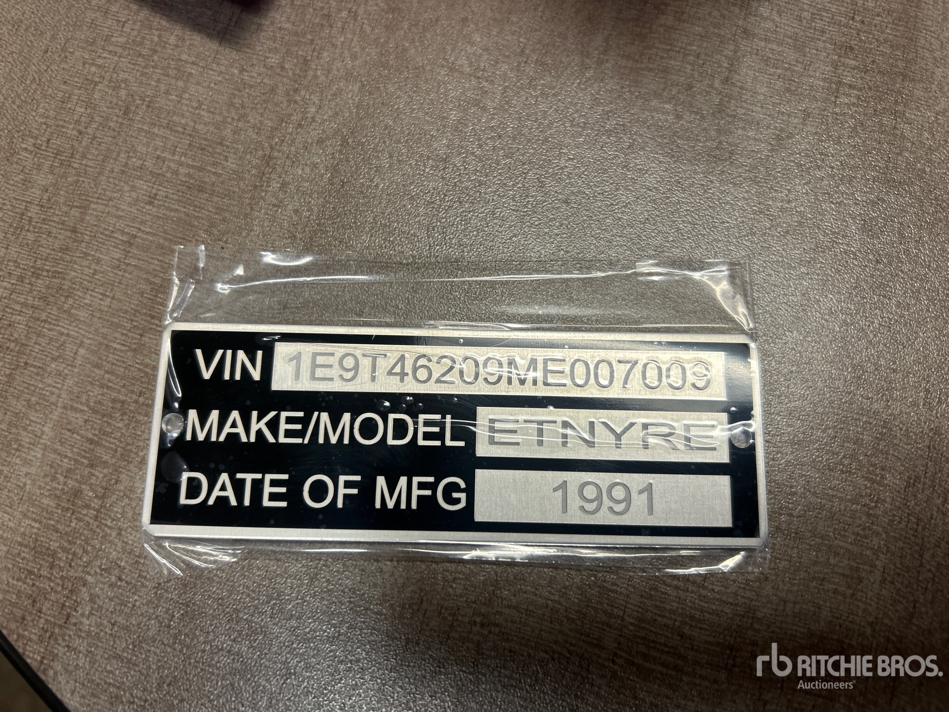 General Appearance with Numéro de série/Numéro d'identification du véhicule automobile