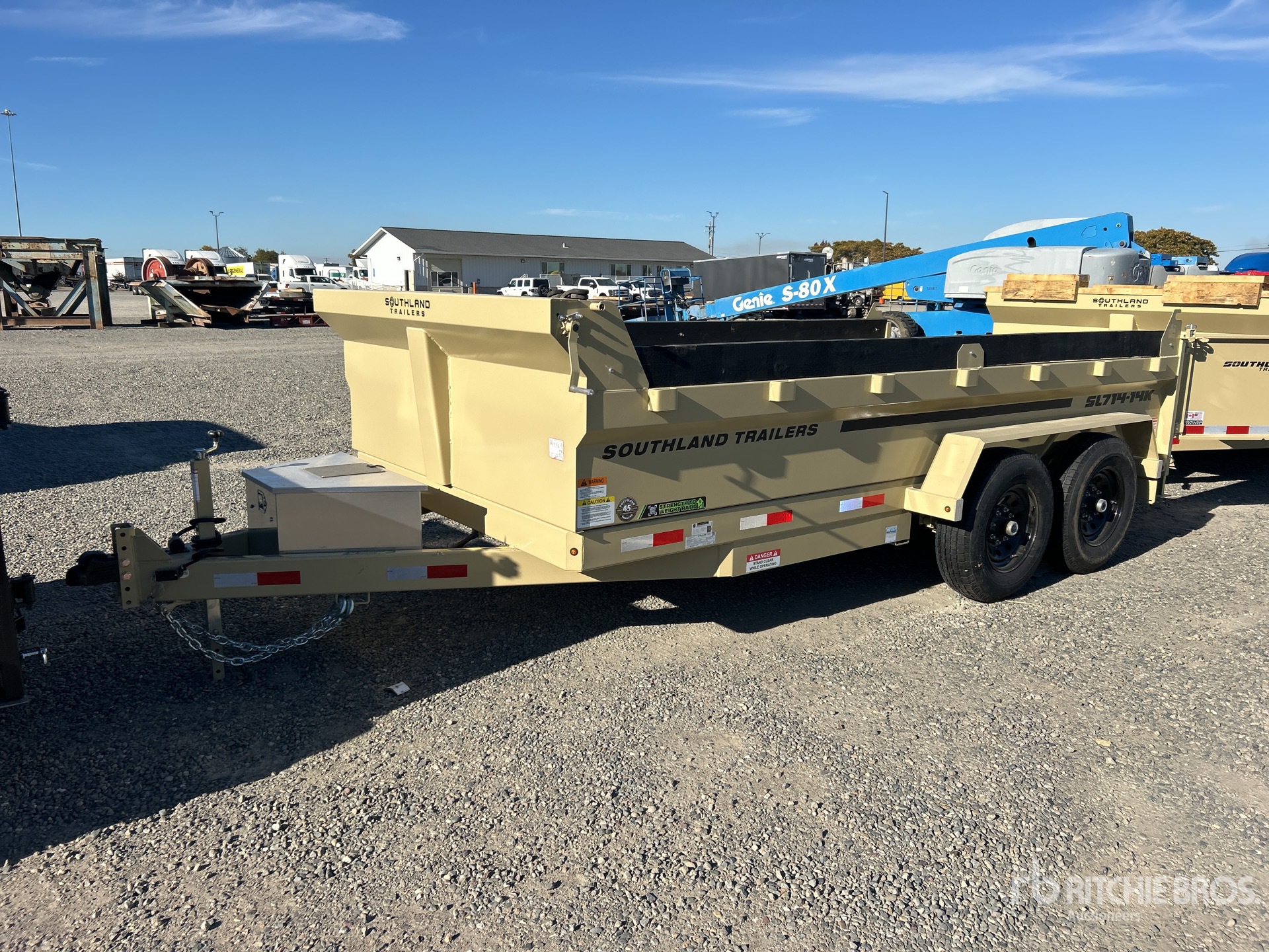 General Appearance with Bild, Ecke vorne links