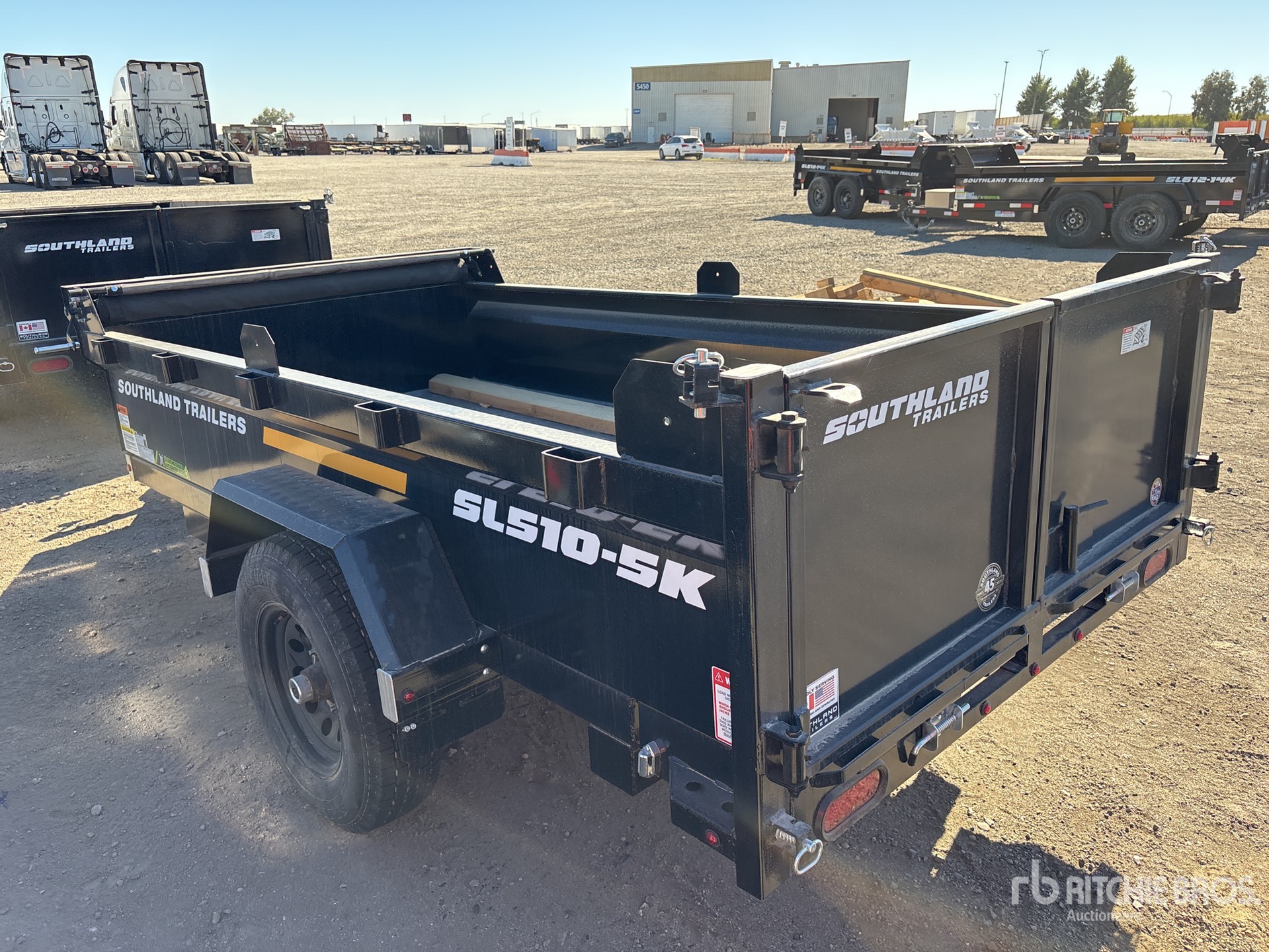 General Appearance with Bild, Ecke hinten links