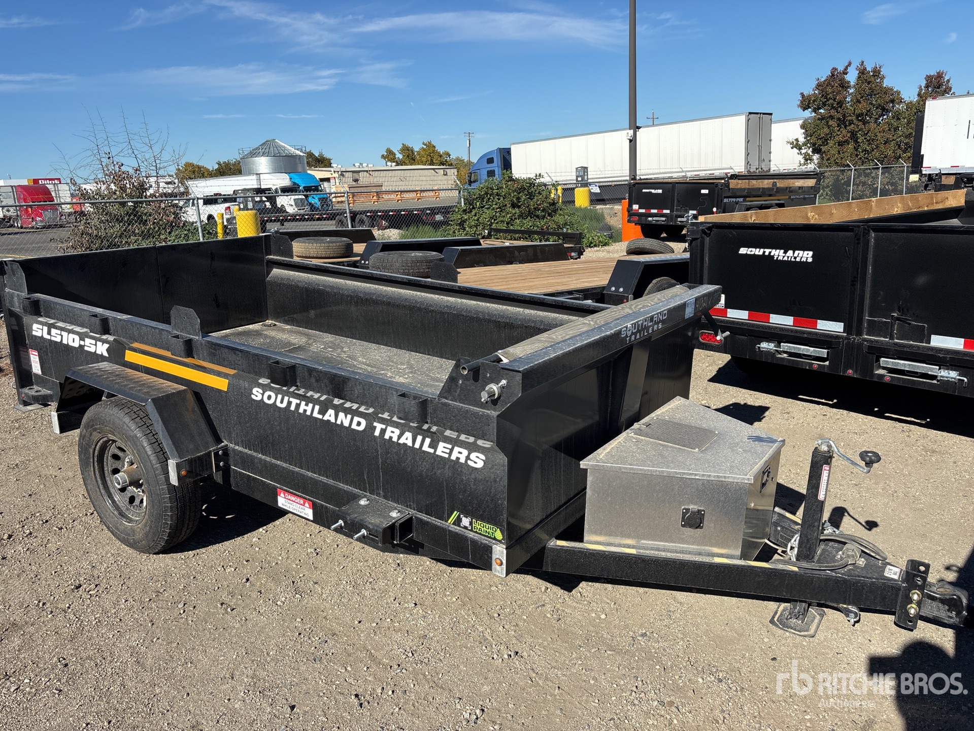 General Appearance with Bild, Ecke vorne rechts