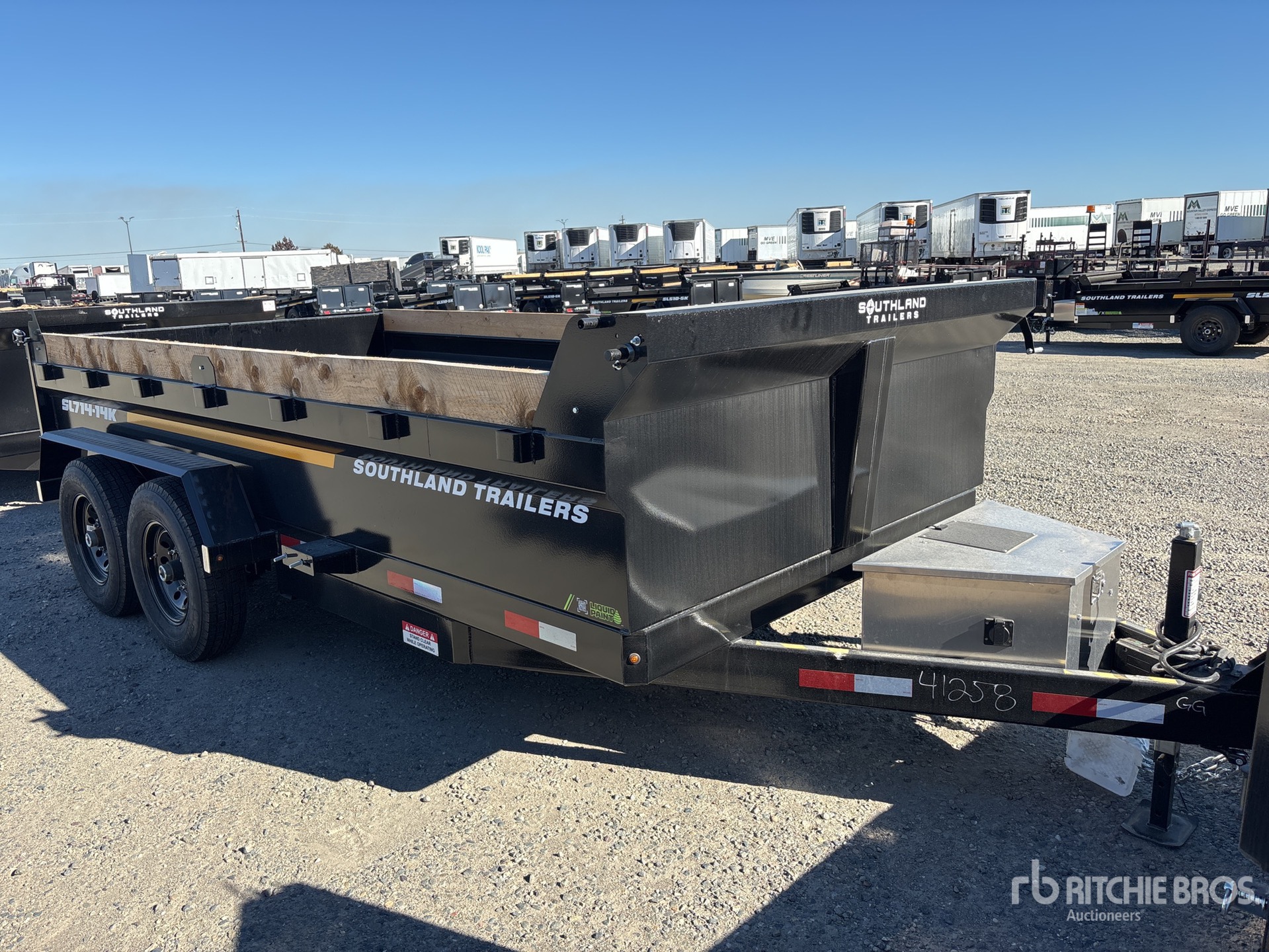 General Appearance with Bild, Ecke vorne rechts