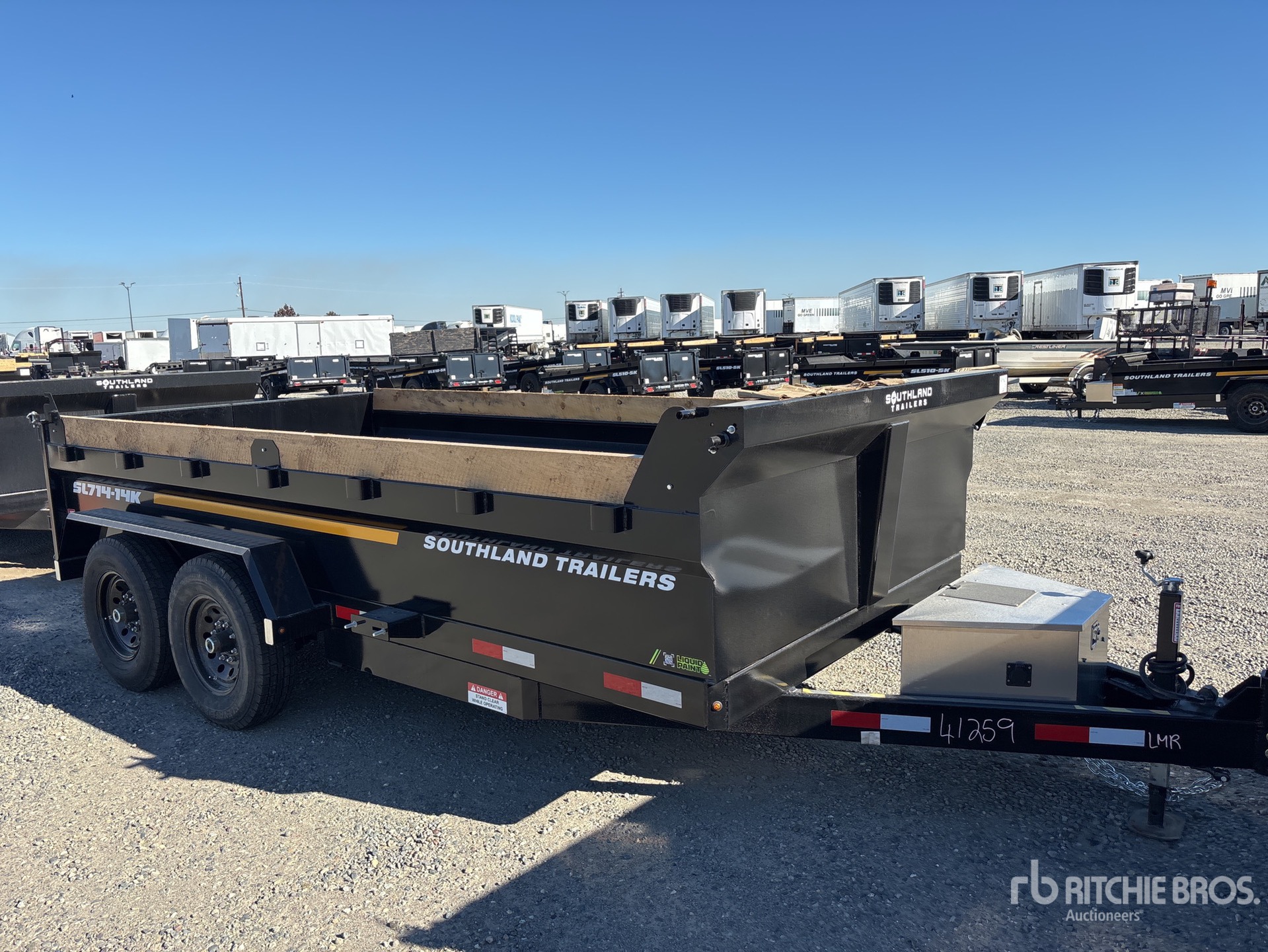 General Appearance with Bild, Ecke vorne rechts