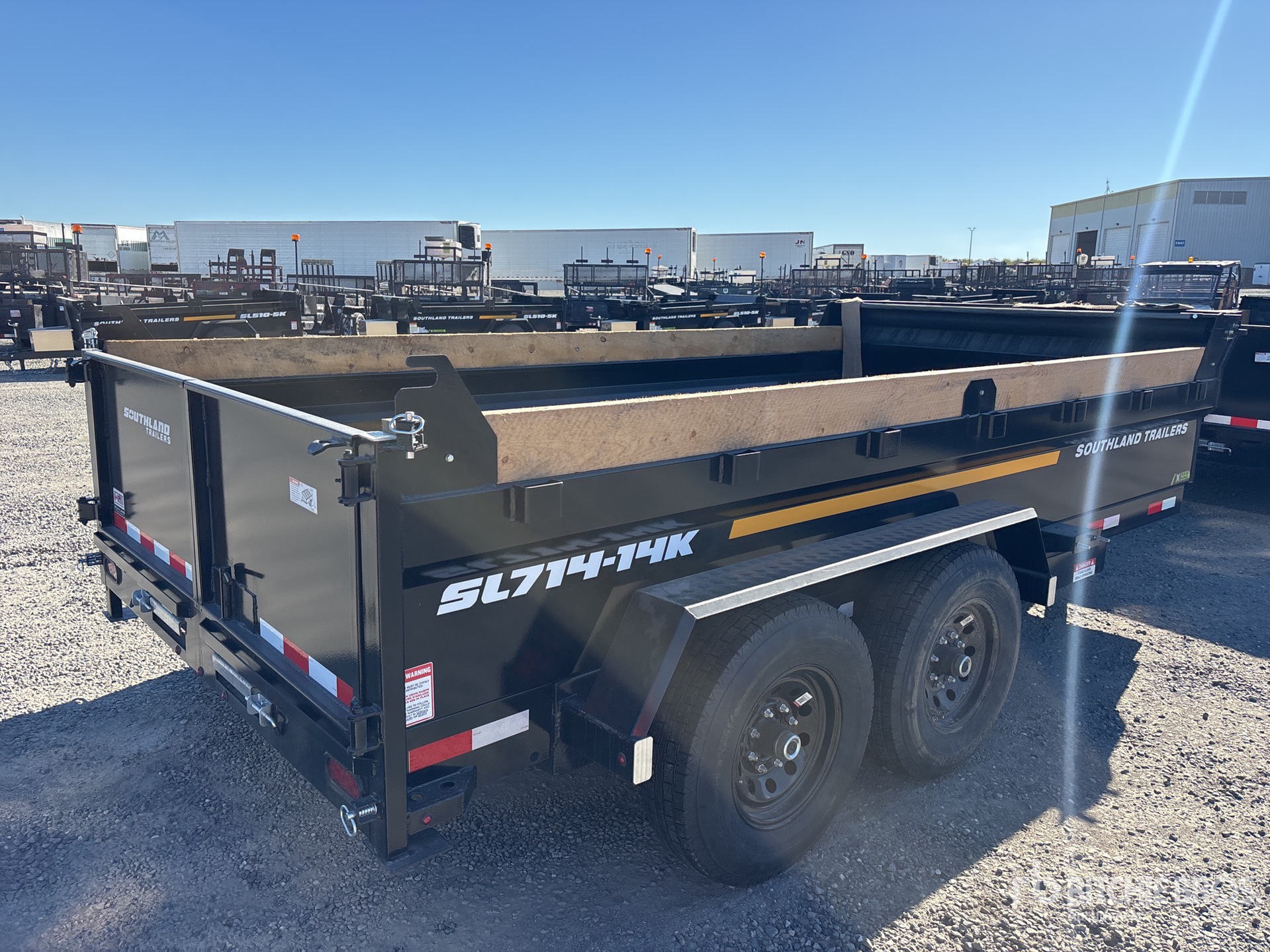 General Appearance with Bild, Ecke hinten rechts