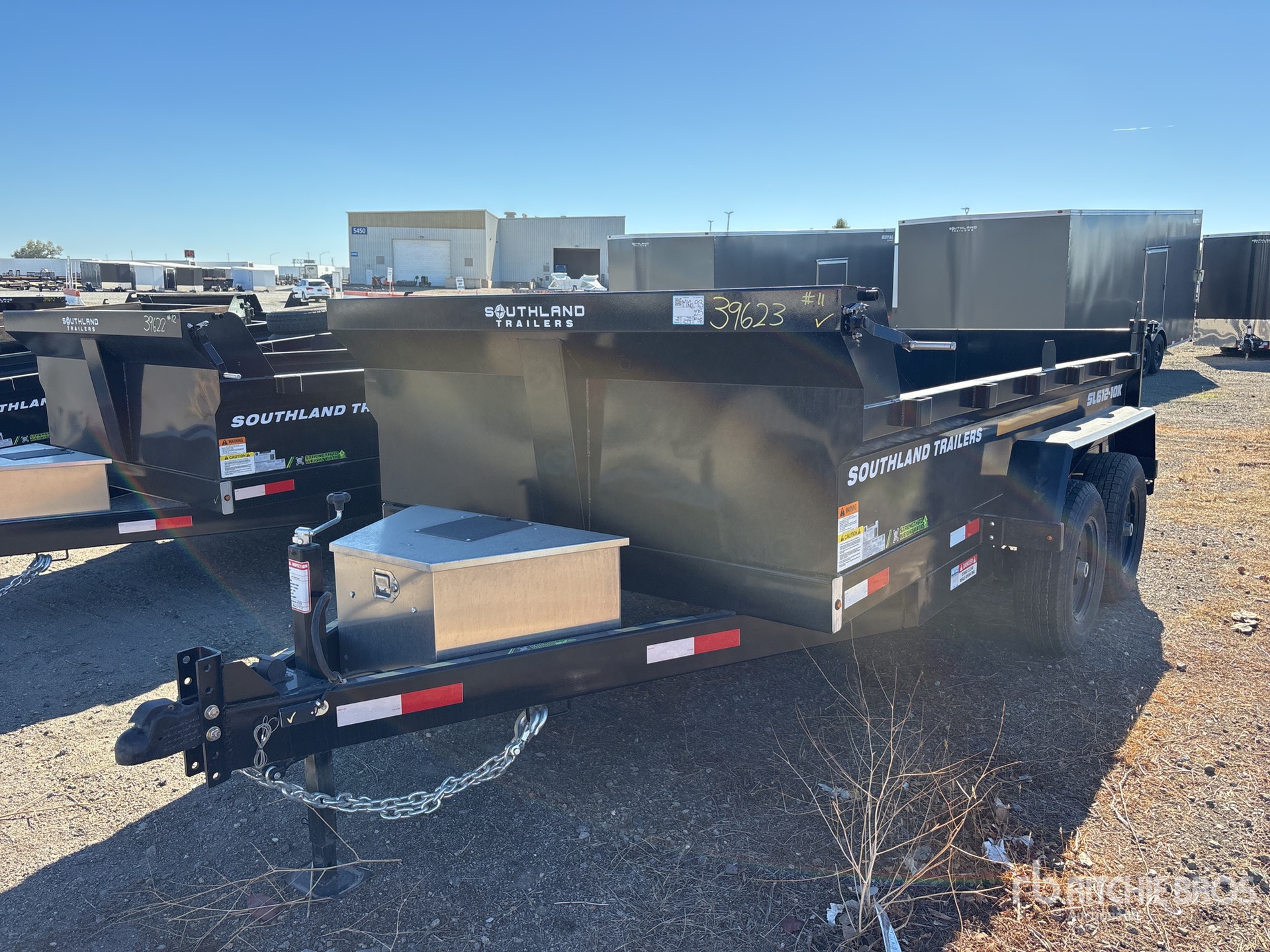 General Appearance with Bild, Ecke vorne links