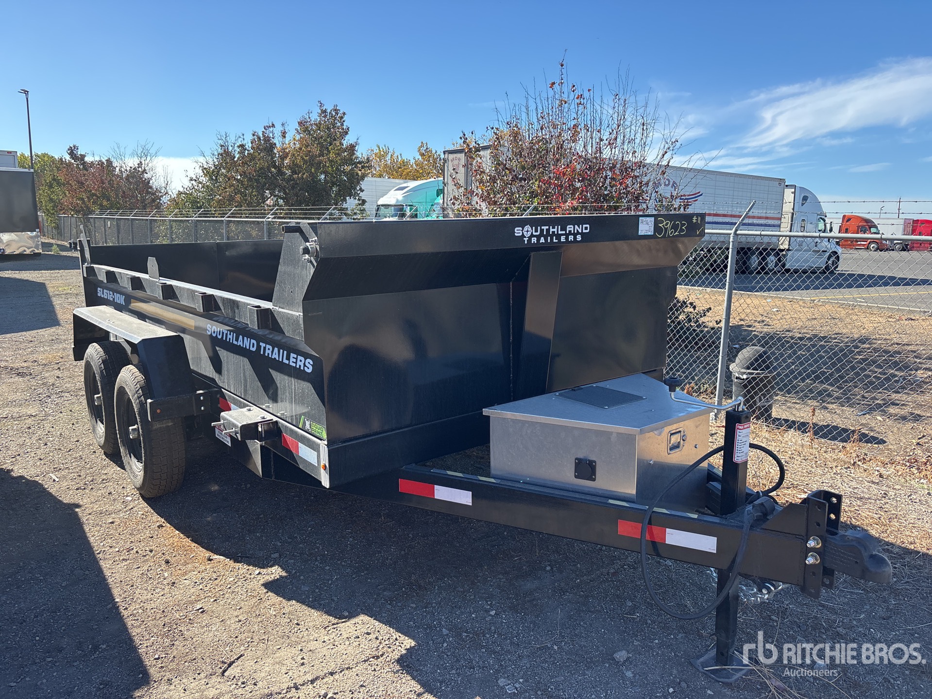 General Appearance with Bild, Ecke vorne rechts