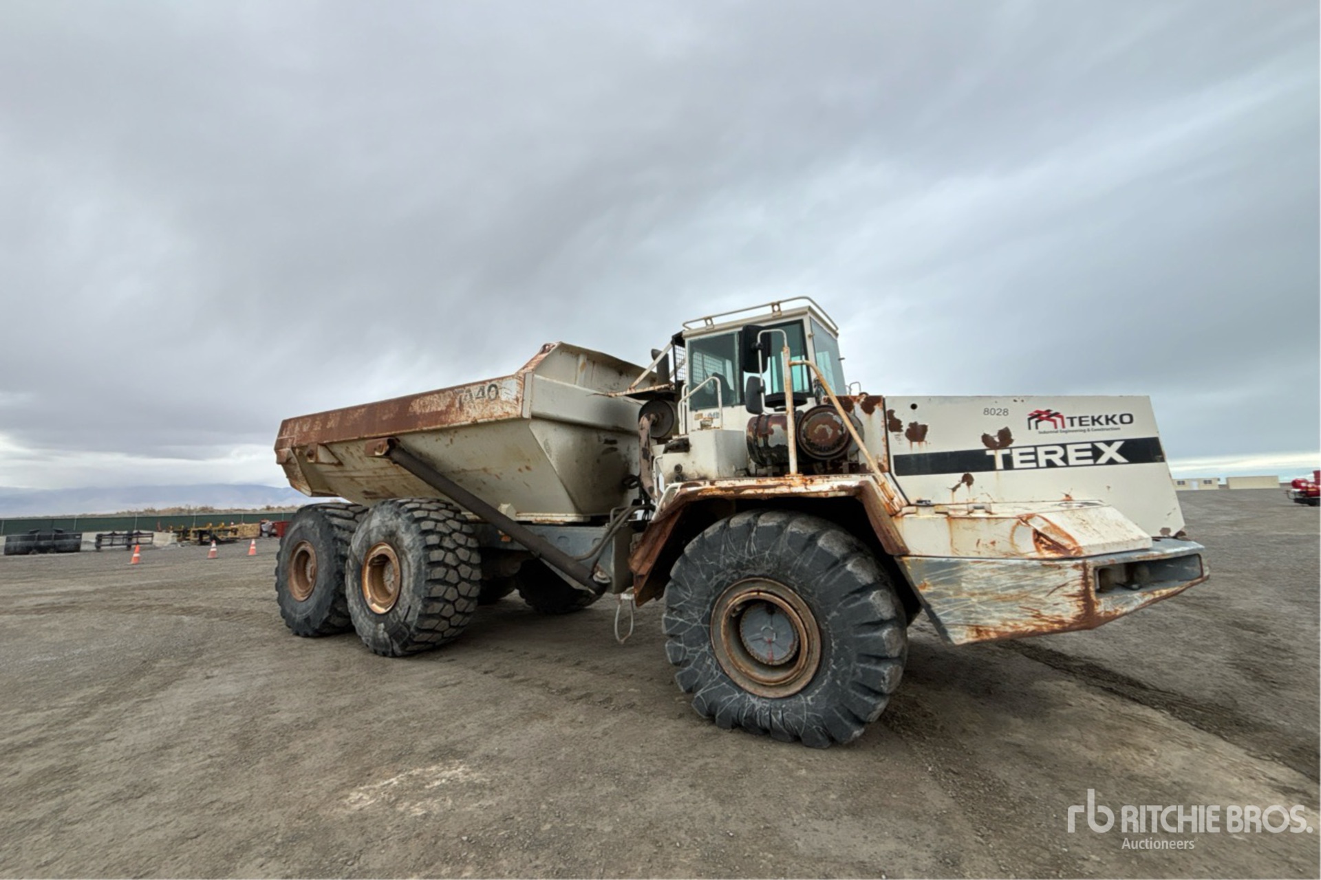 General Appearance with Bild, Ecke vorne rechts