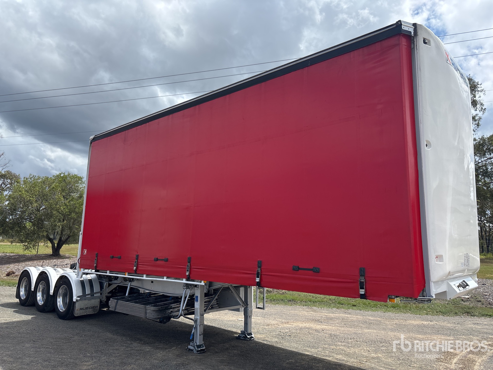 General Appearance with Foto, angolo anteriore sinistro