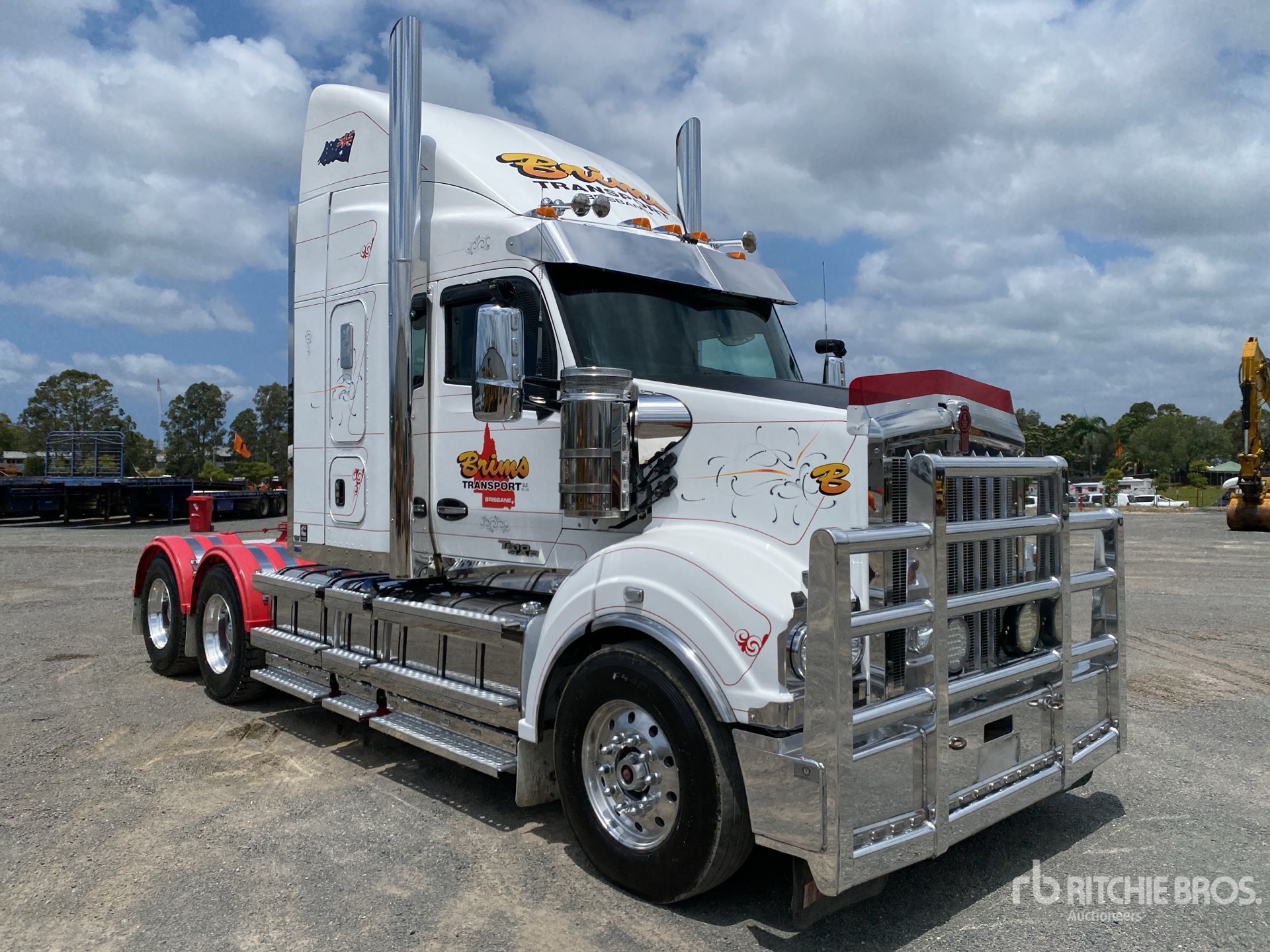 General Appearance with Picture, Left Front Corner