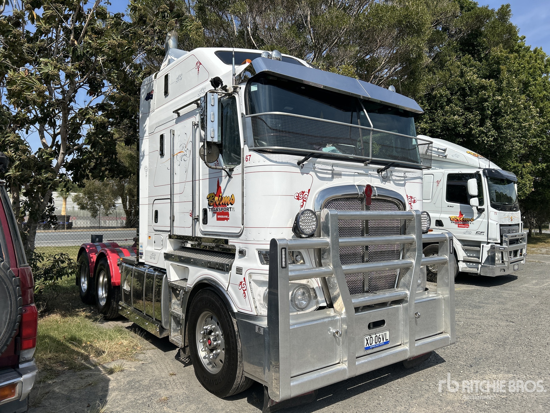 General Appearance with Picture, Left Front Corner