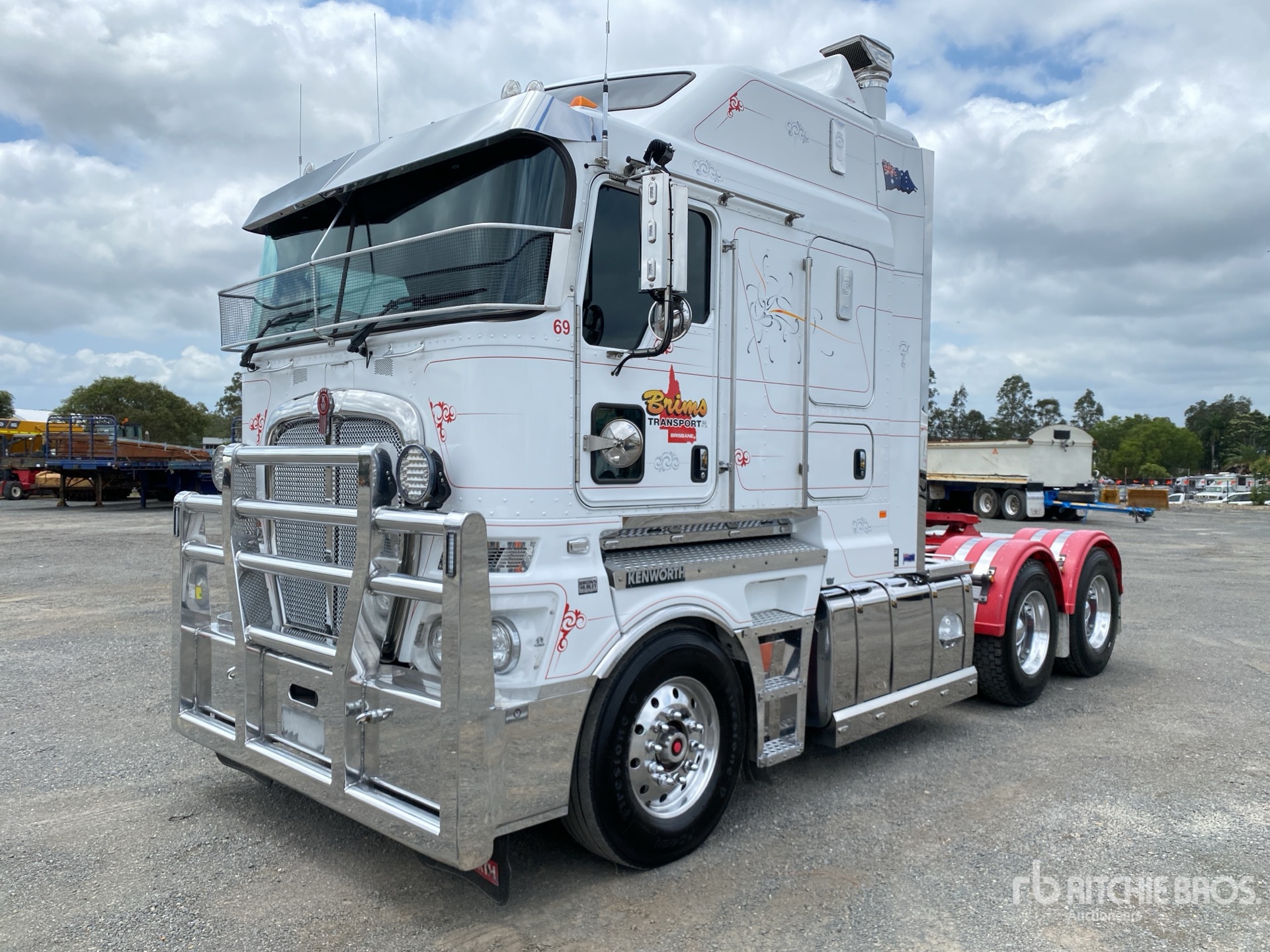 General Appearance with Picture, Right Front Corner