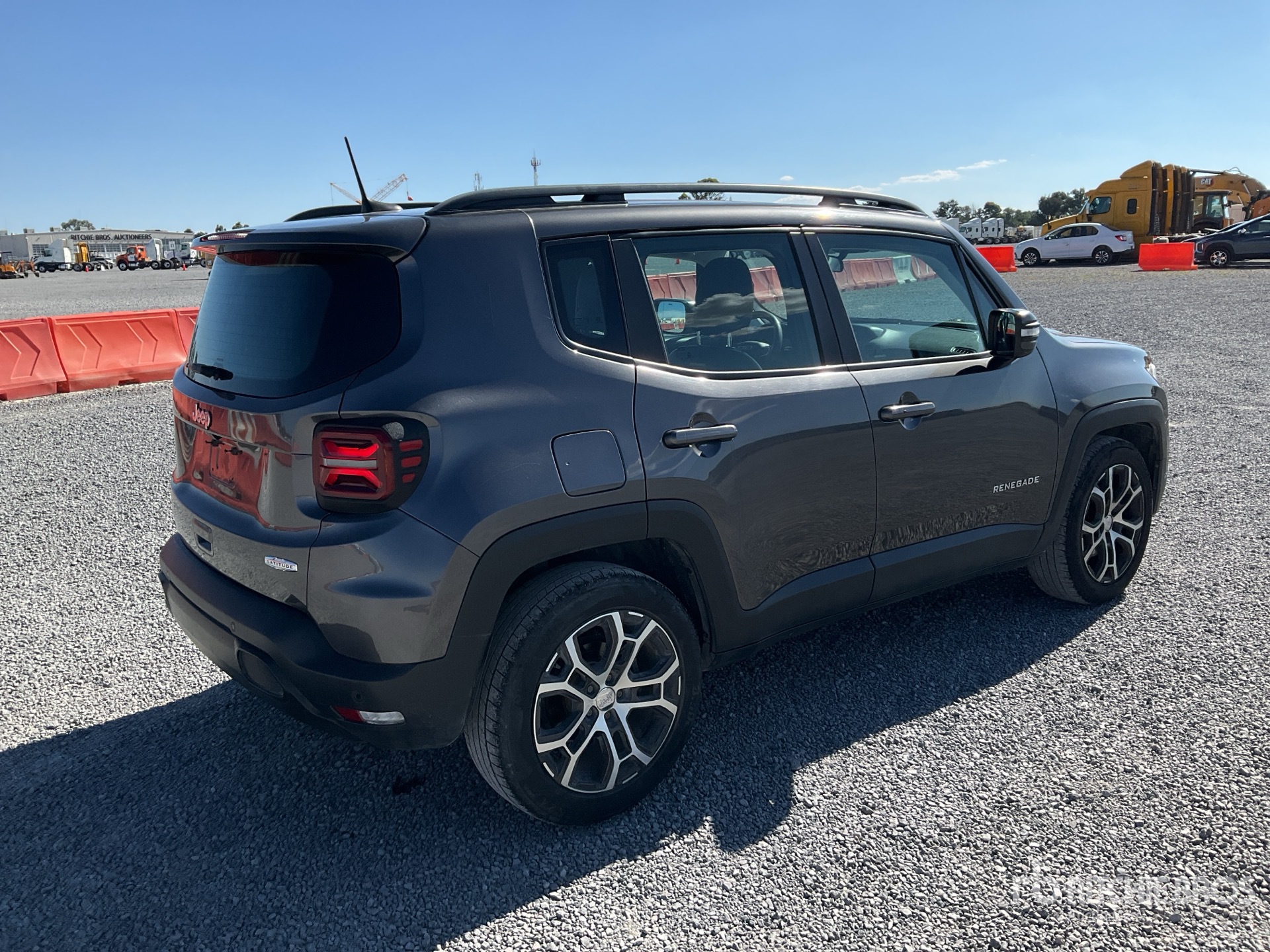 Aspect général with Image, coin arrière droit