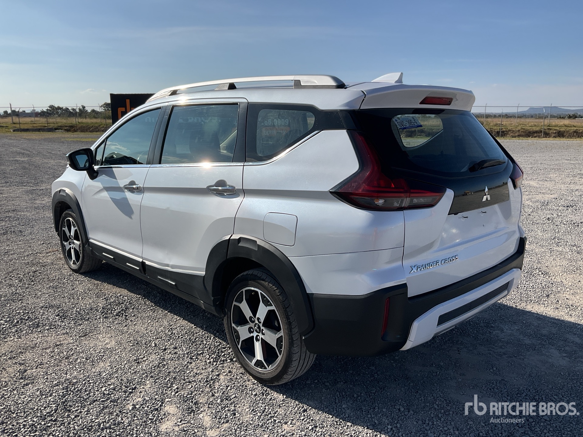 General Appearance with Bild, Ecke hinten links