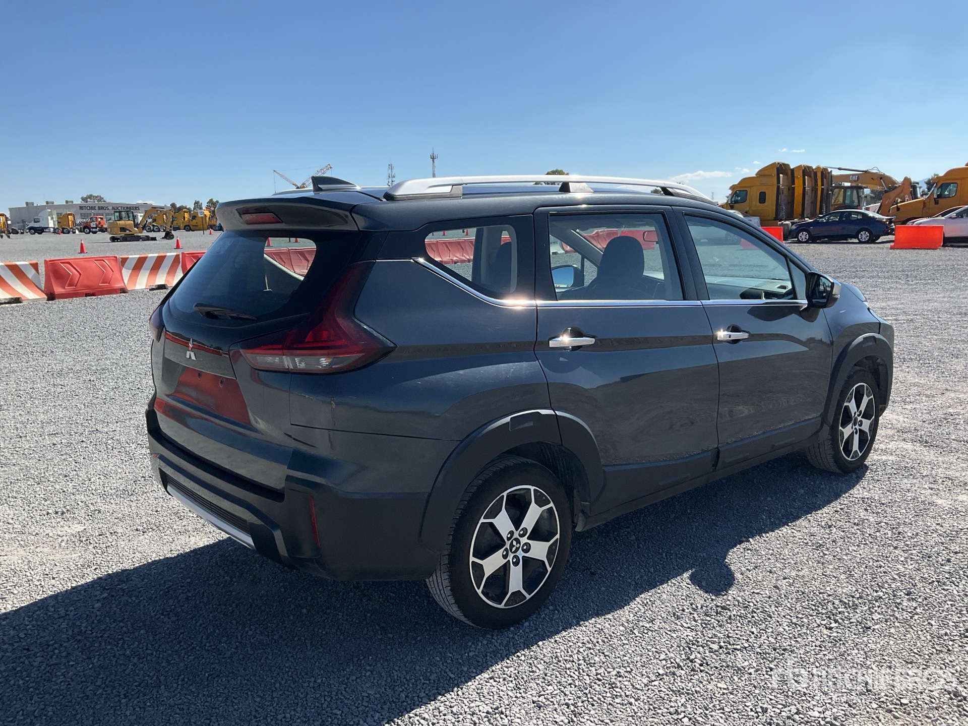 General Appearance with Bild, Ecke hinten rechts