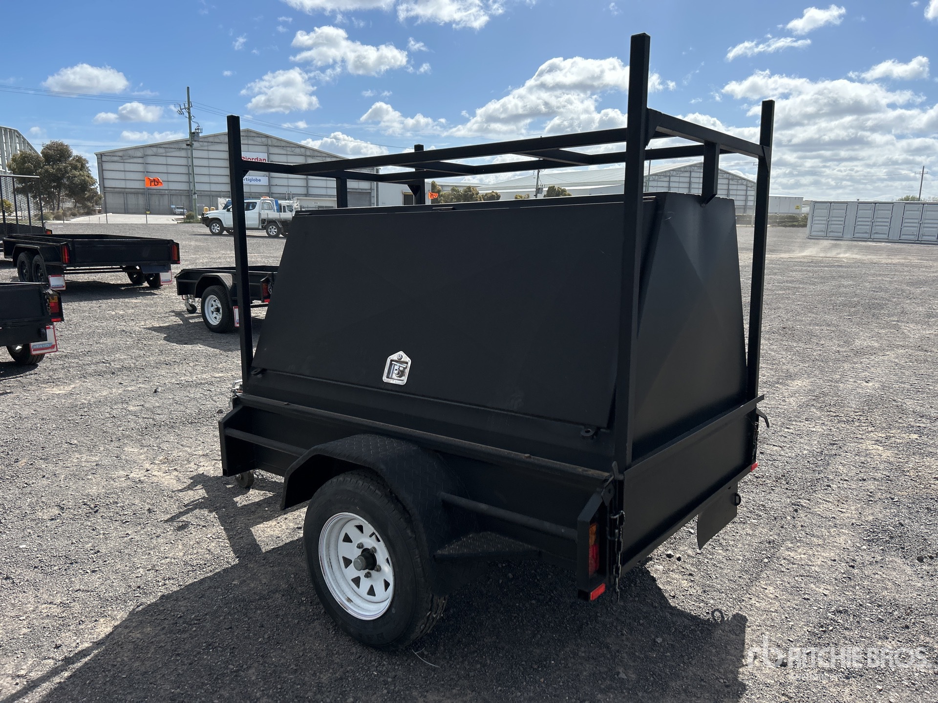 General Appearance with Picture, Right Rear Corner