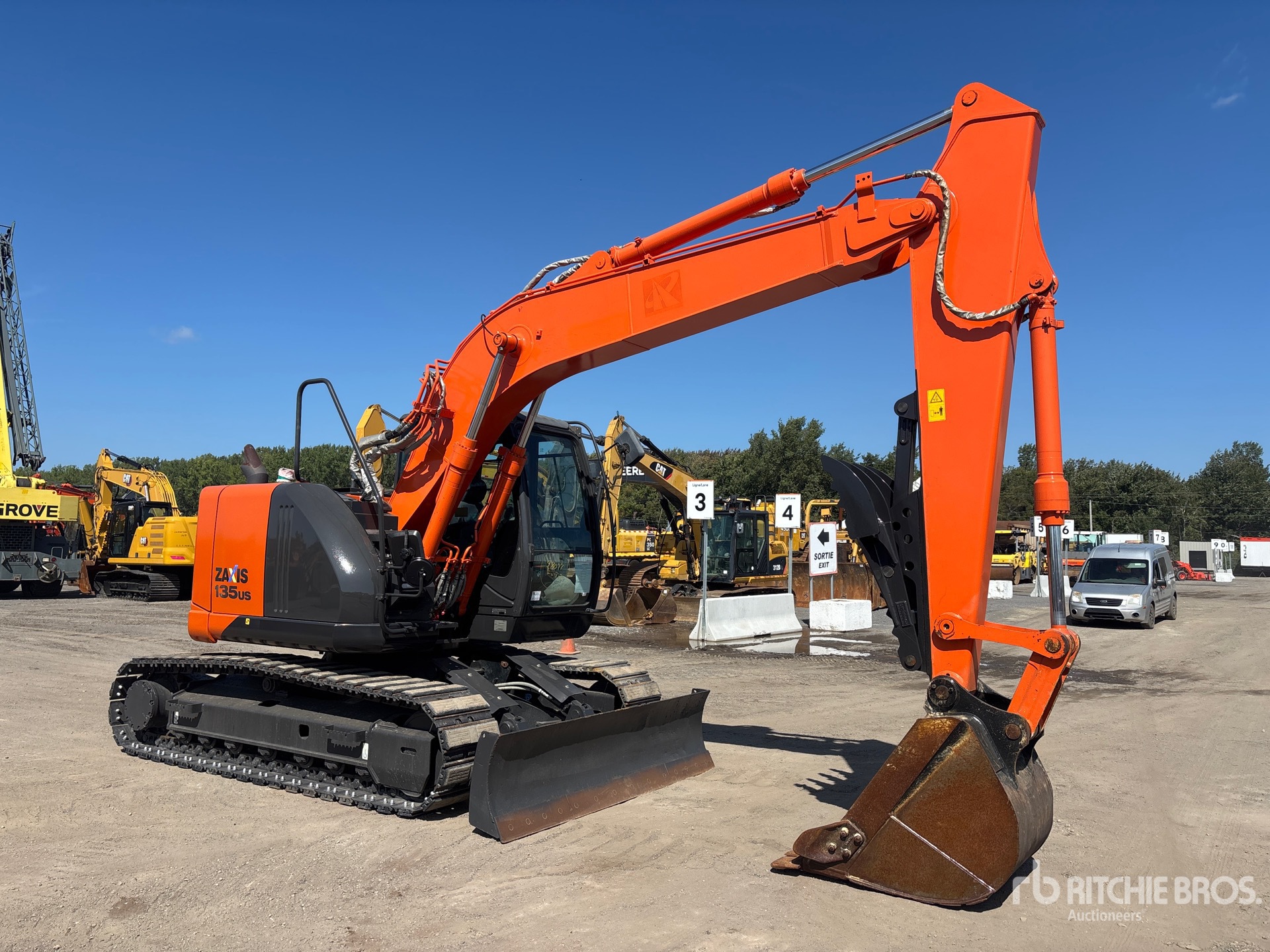 2016 Hitachi ZX135US-5B