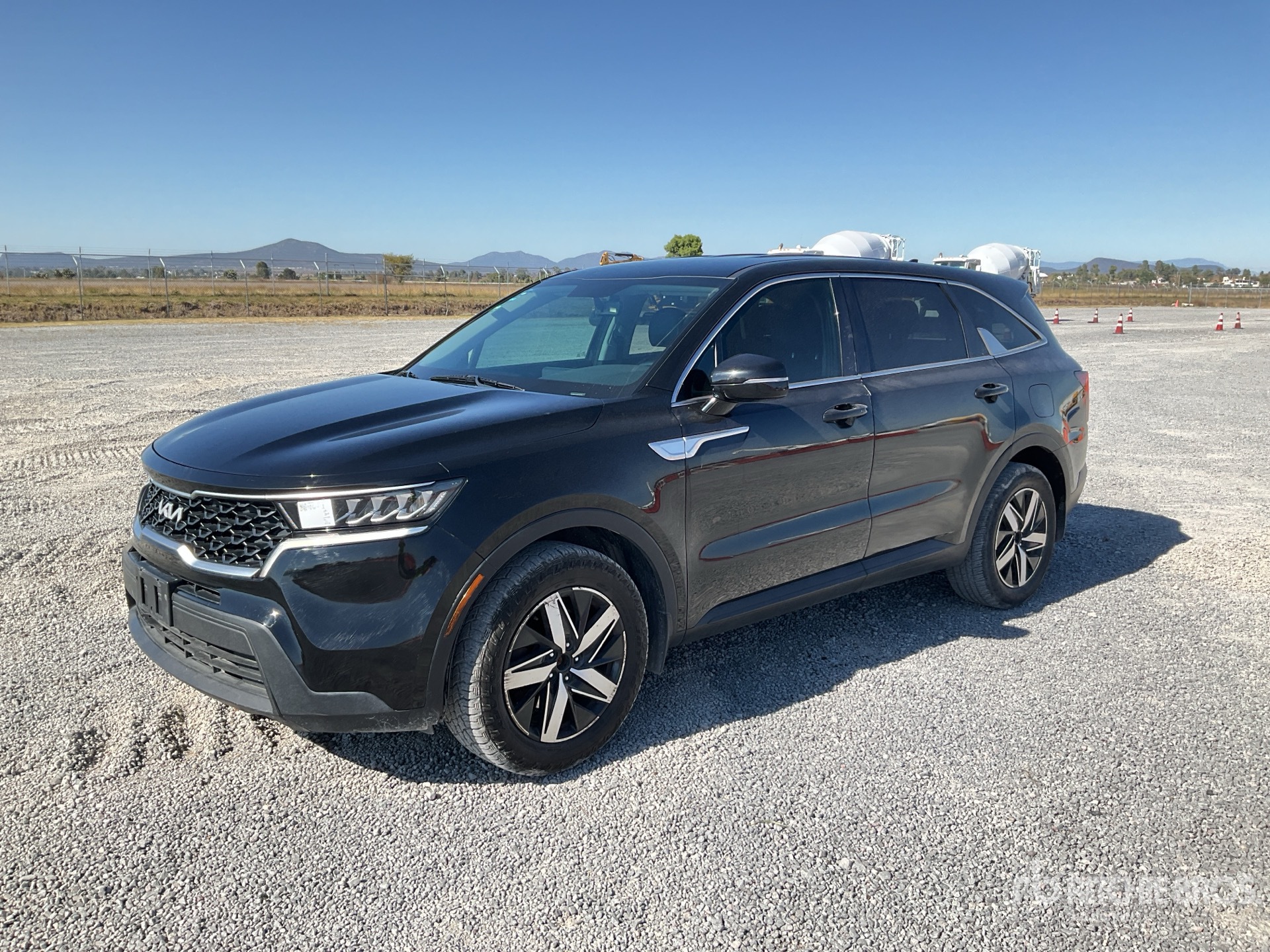 General Appearance with Picture, Left Front Corner