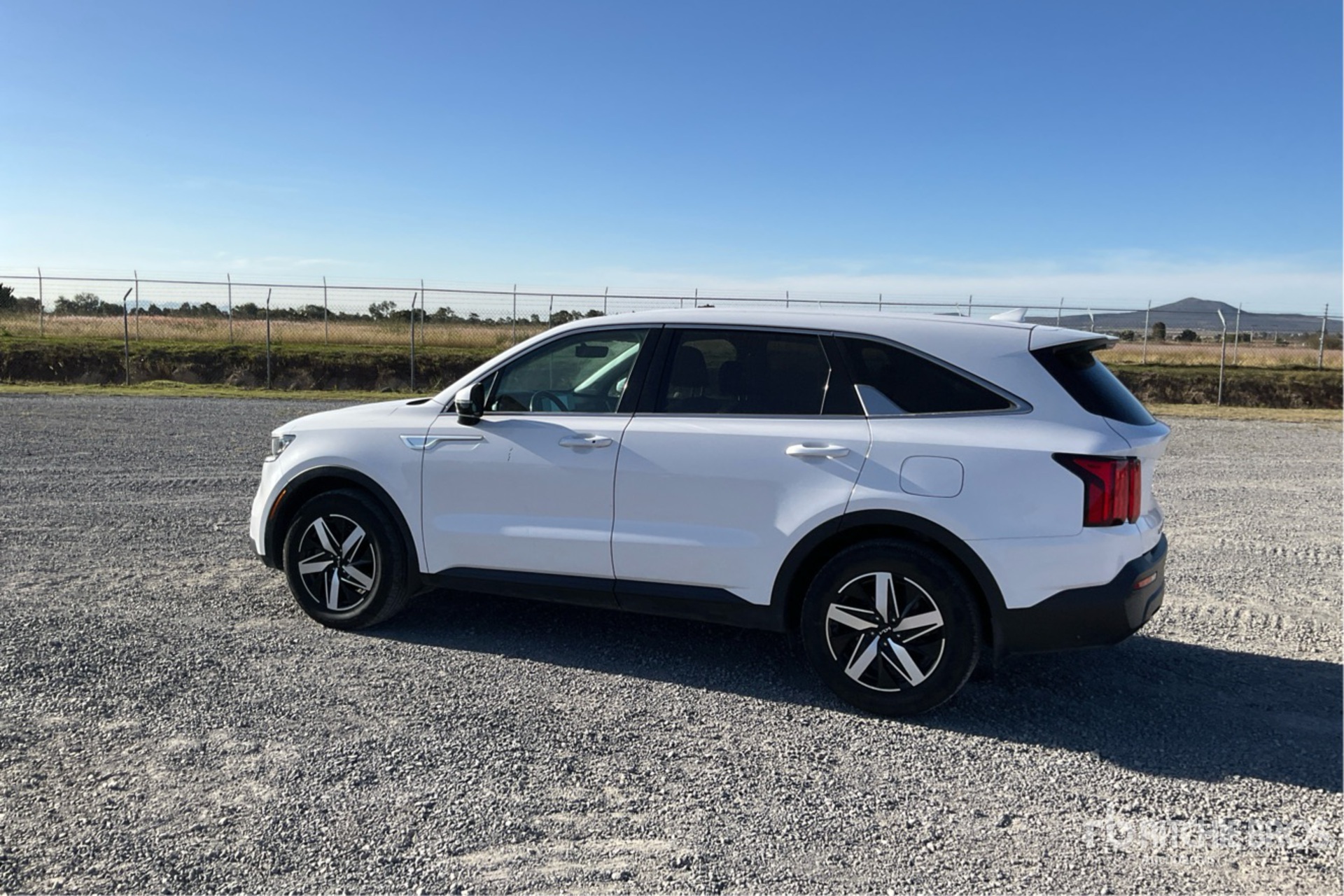 General Appearance with Picture, Left Rear Corner