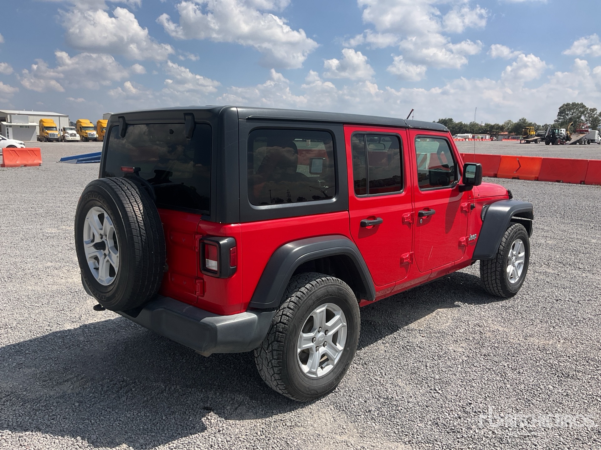 General Appearance with Picture, Right Rear Corner