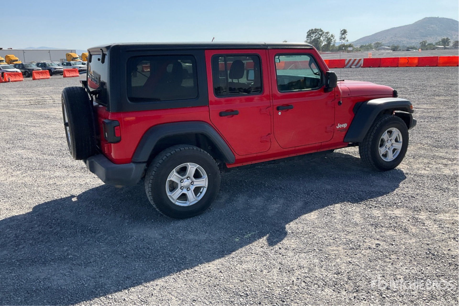 General Appearance with Picture, Right Rear Corner
