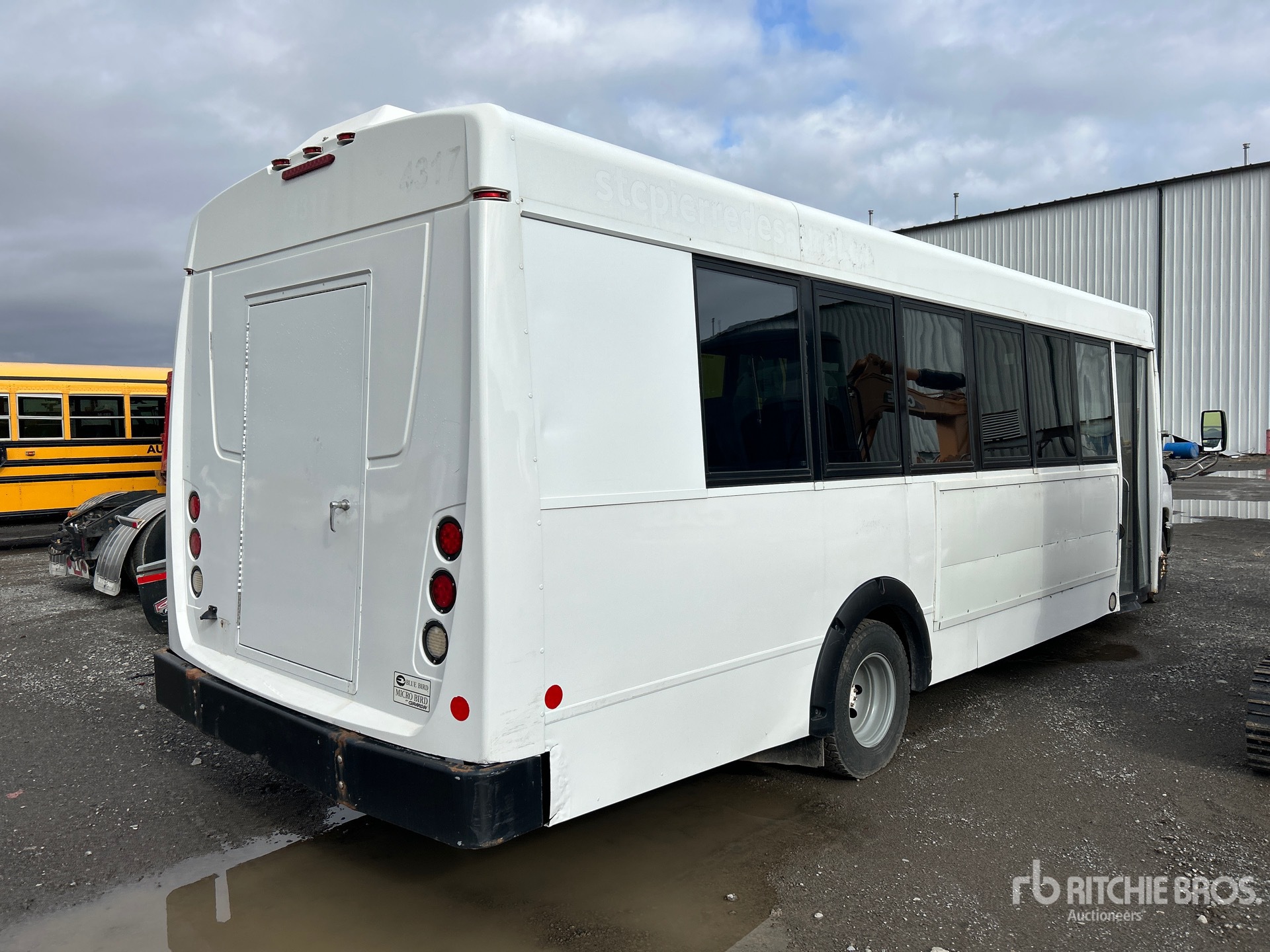 General Appearance with Picture, Right Rear Corner